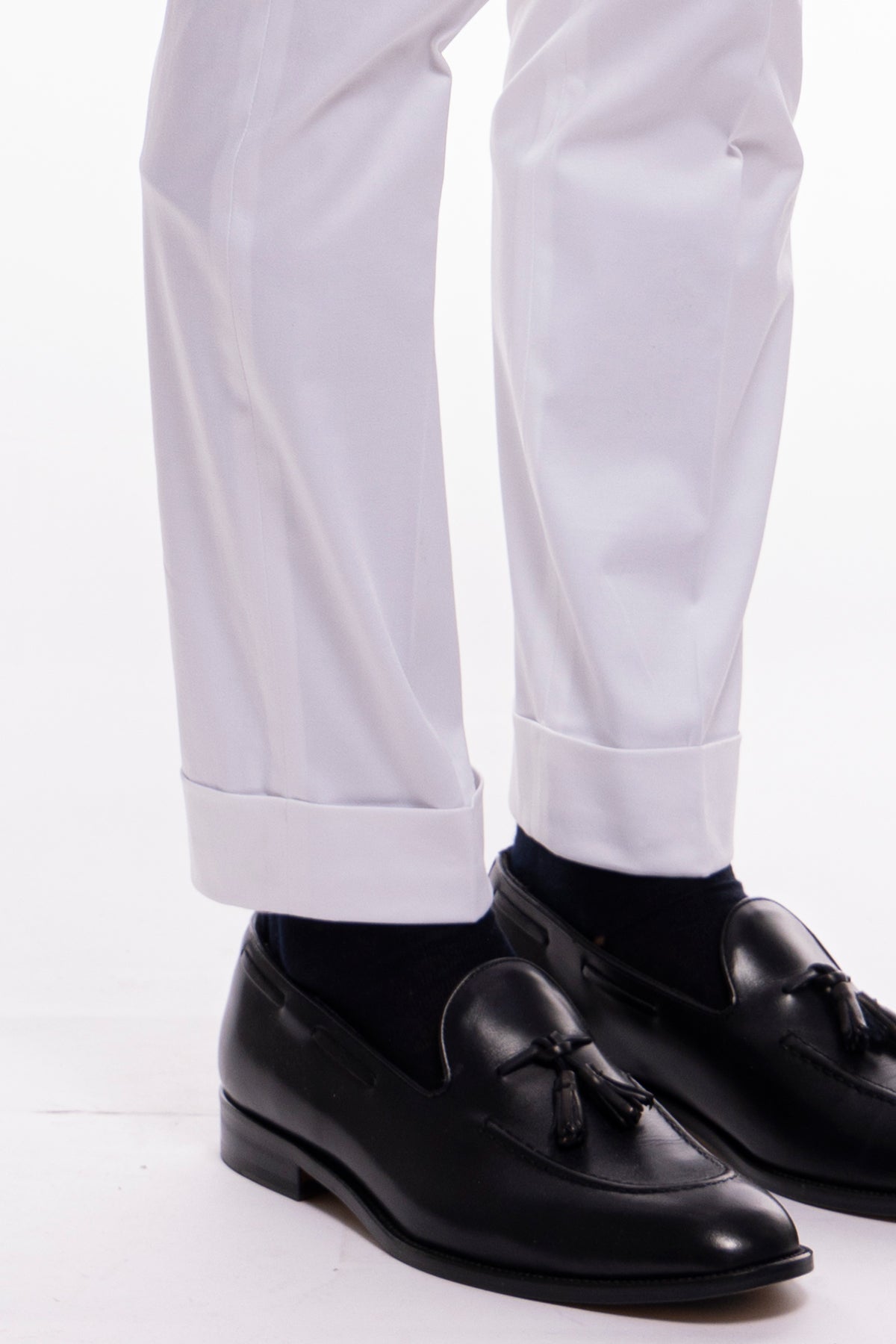 Pantalone uomo Bianco di cotone leggermente elastico tasca america con una pinces e risvolto 4cm