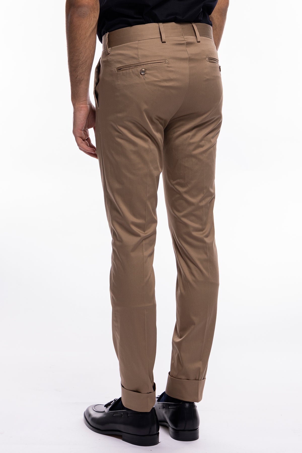 Pantalone uomo Fango di cotone leggermente elastico tasca america con una pinces e risvolto 4cm