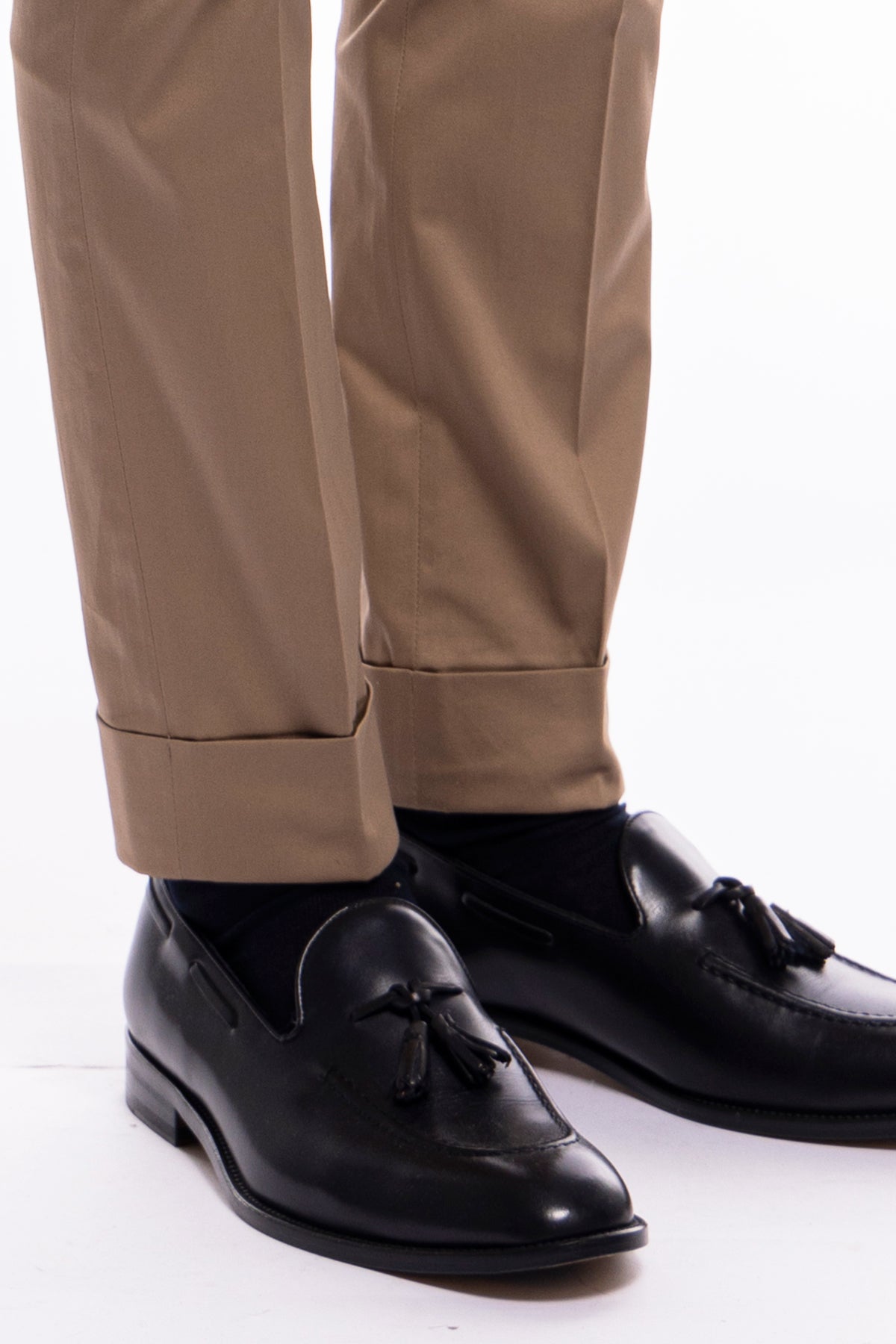 Pantalone uomo Fango di cotone leggermente elastico tasca america con una pinces e risvolto 4cm
