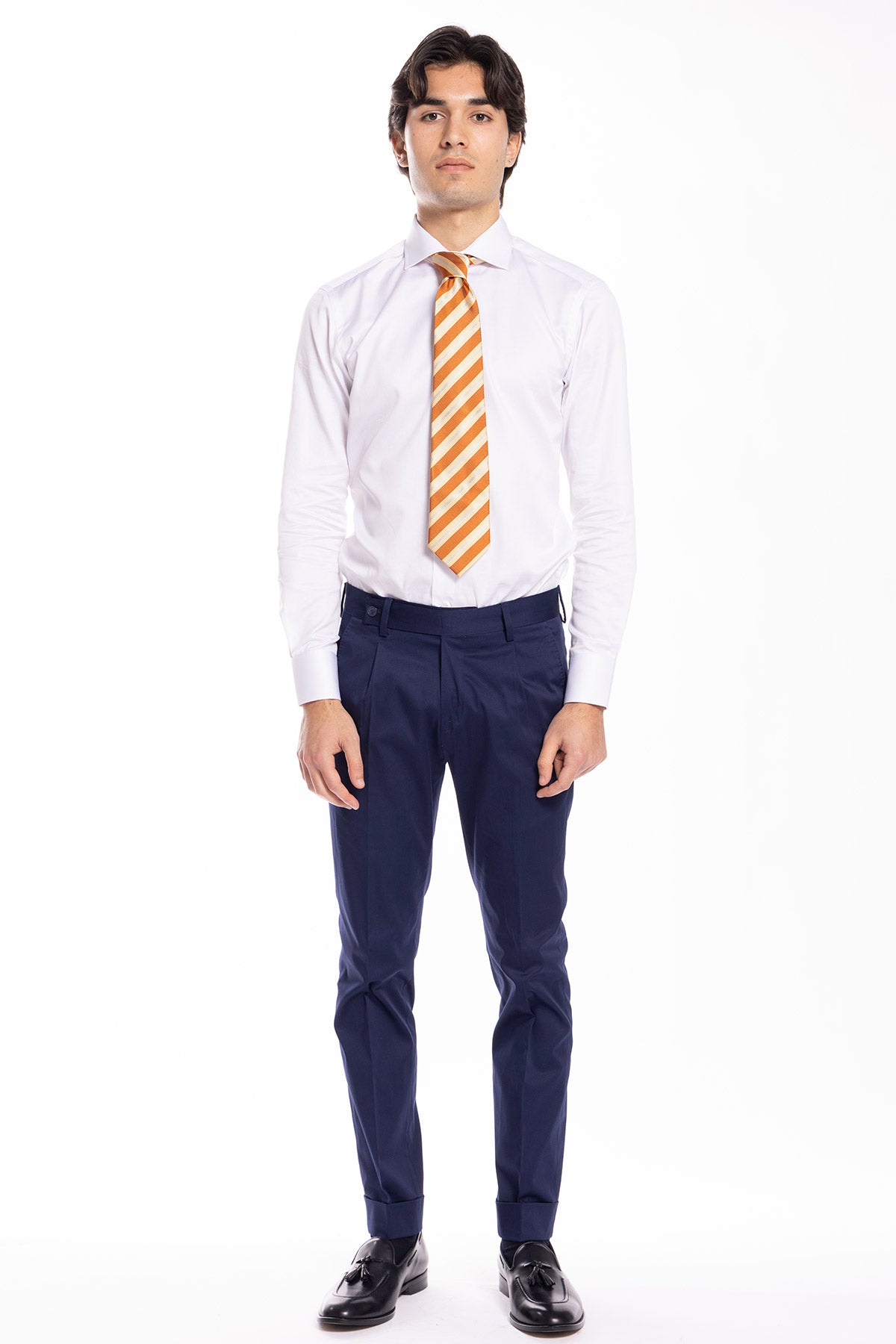 Pantalone uomo Navy blu di cotone leggermente elastico tasca america con una pinces e risvolto 4cm