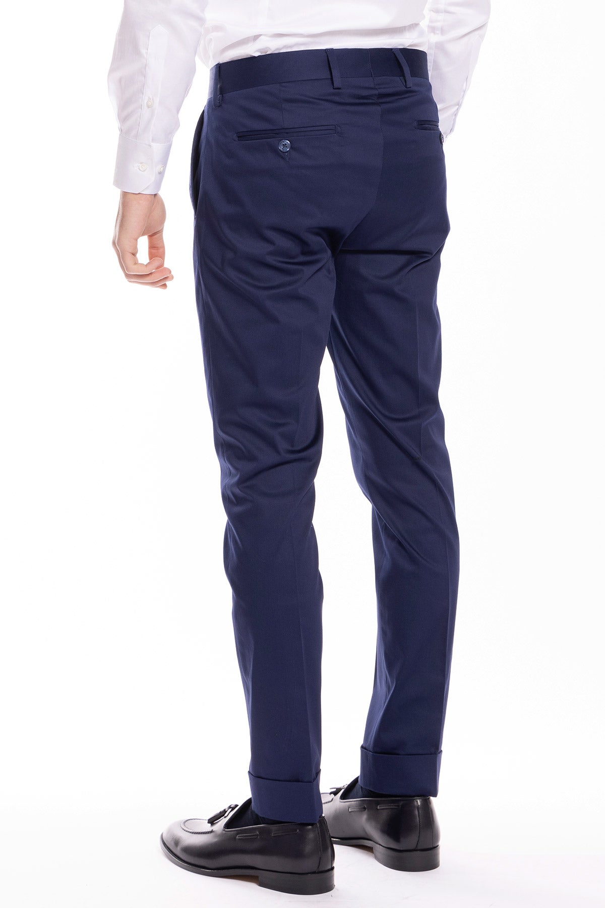 Pantalone uomo Navy blu di cotone leggermente elastico tasca america con una pinces e risvolto 4cm