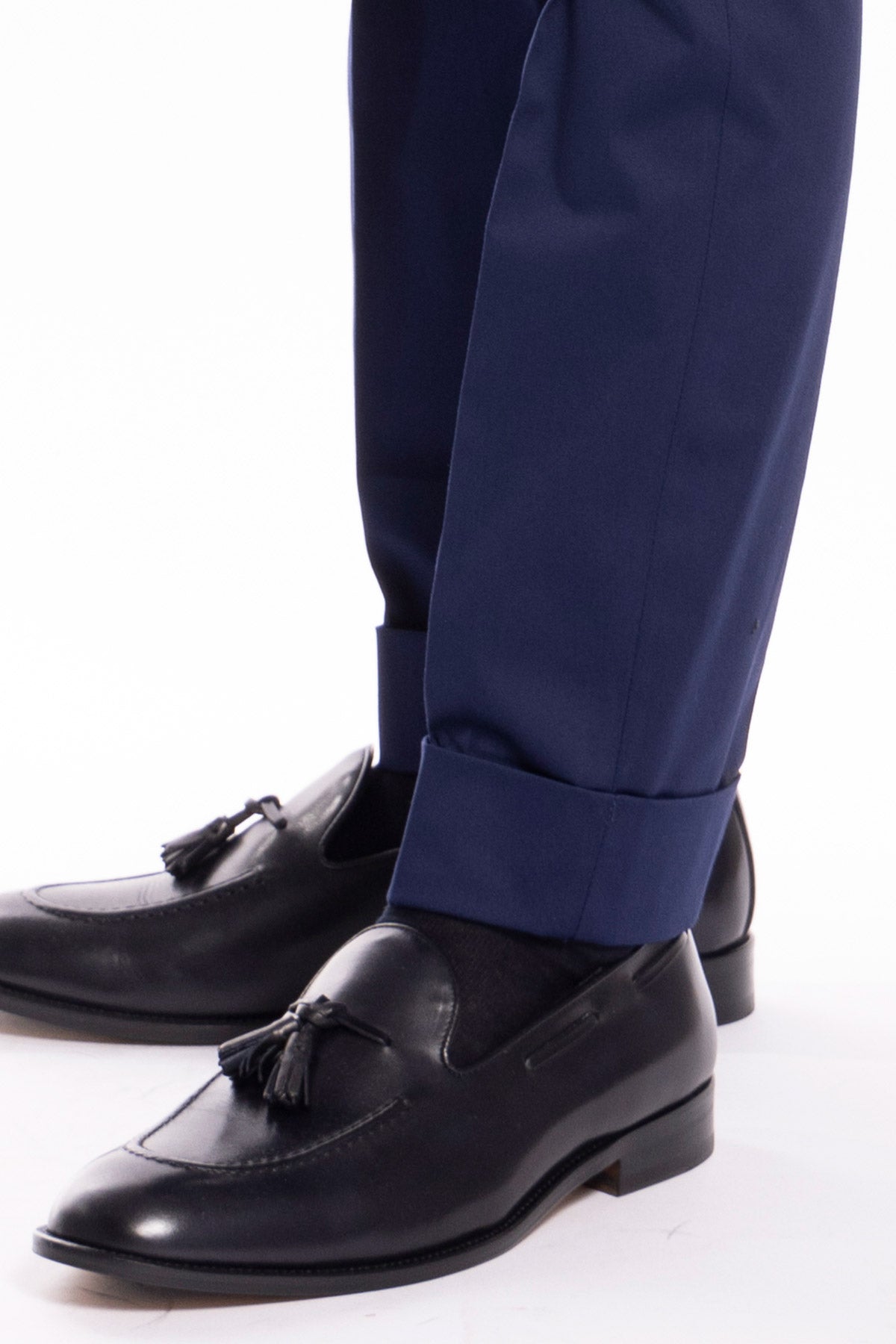Pantalone uomo Navy blu di cotone leggermente elastico tasca america con una pinces e risvolto 4cm