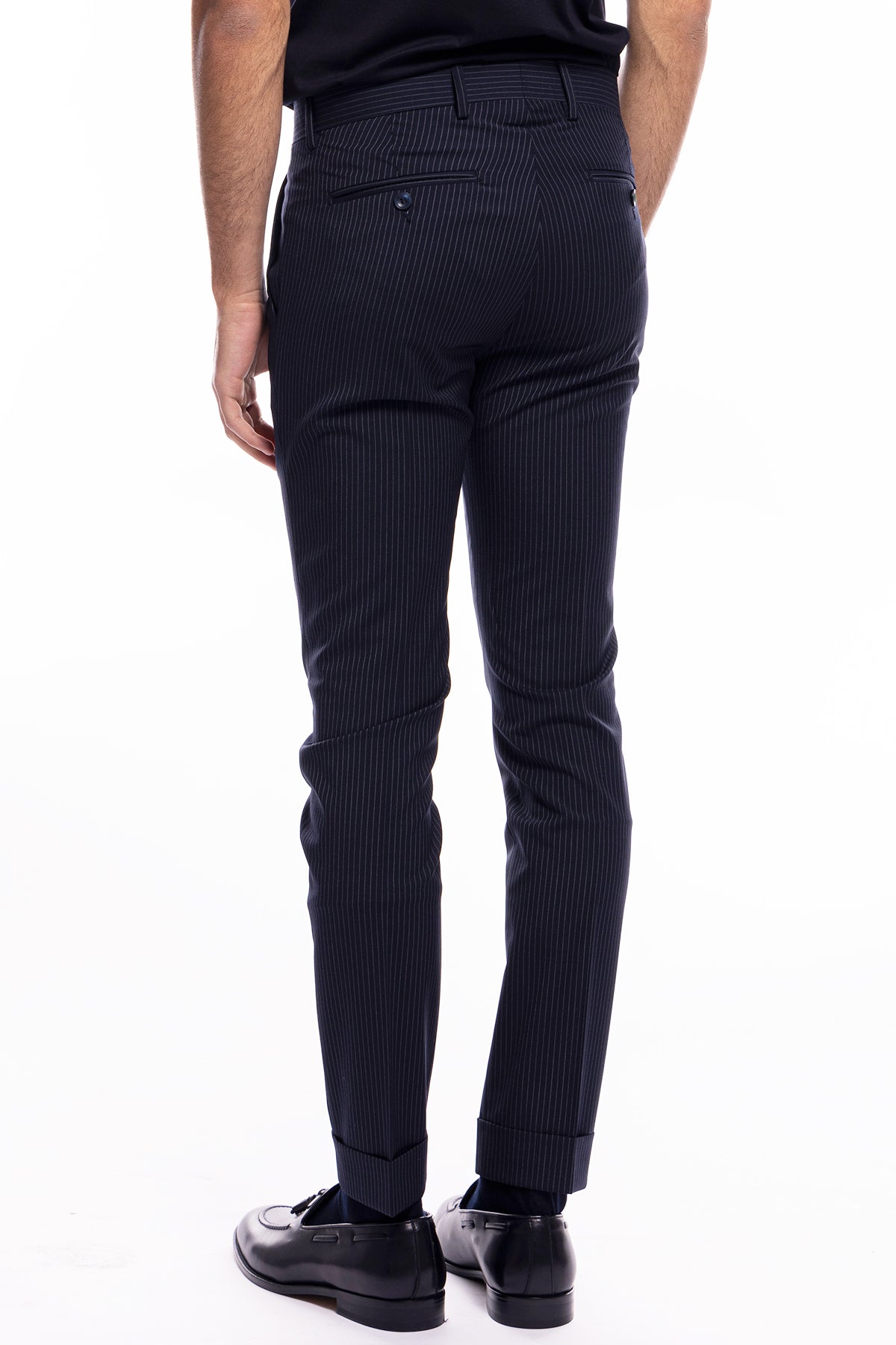 Pantalone uomo blu fresco lana fantasia riga tasca america con una pinces e risvolto 4cm