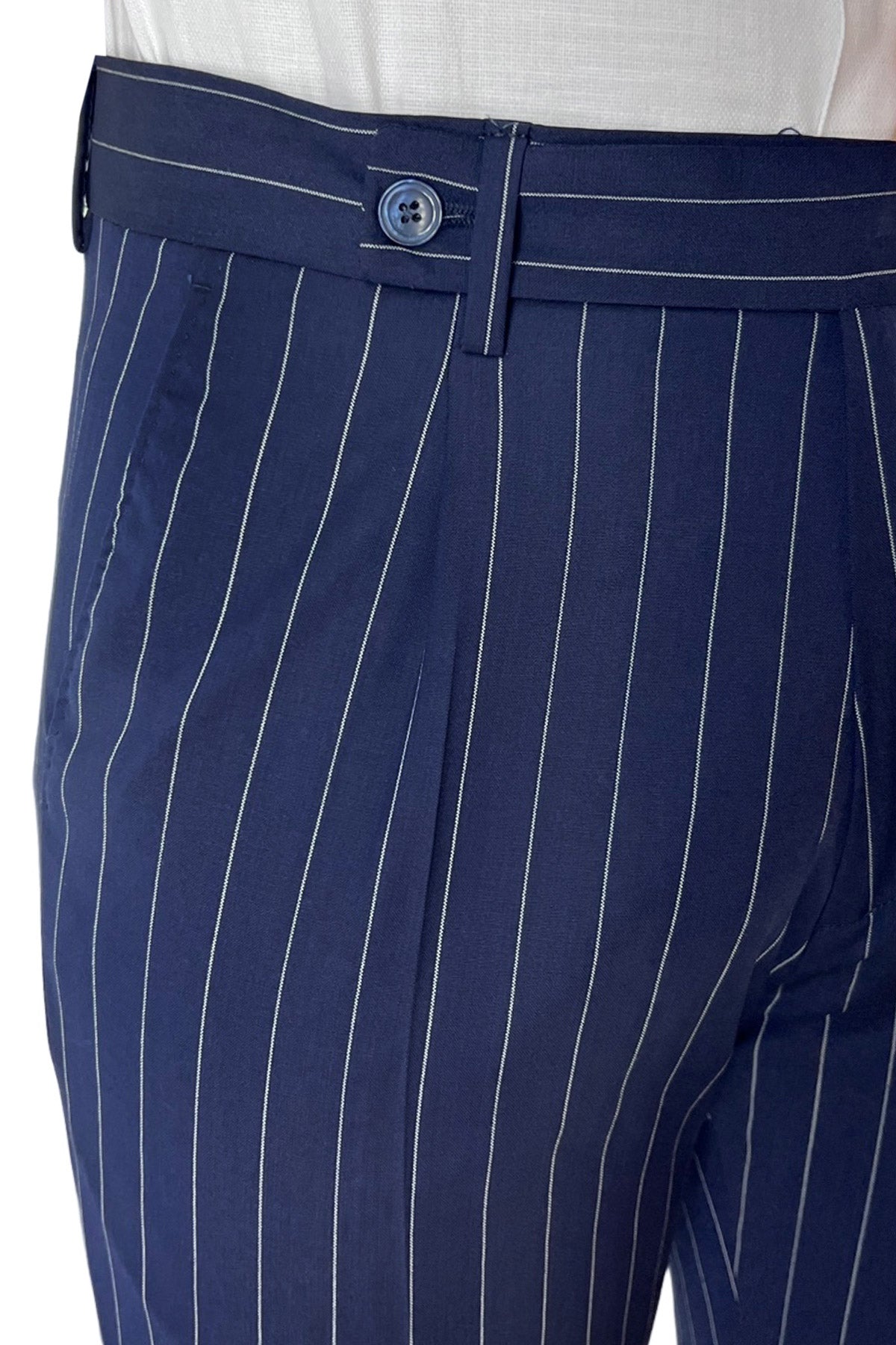 Pantalone uomo blu gessato fresco lana tasca america con una pinces e risvolto 4cm