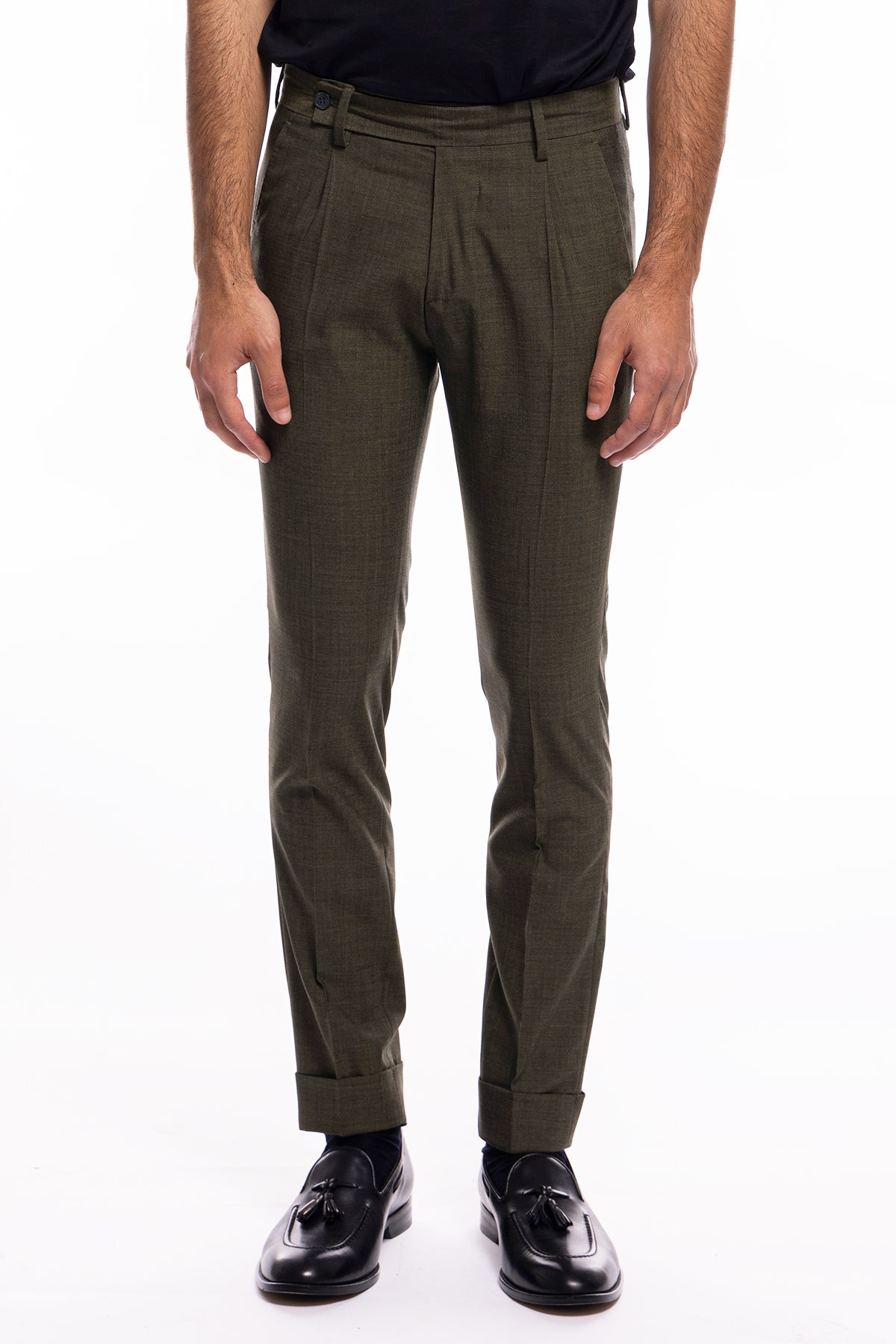 Pantalone uomo verde militare extra slim fresco lana tasca america con una pinces e risvolto 4cm