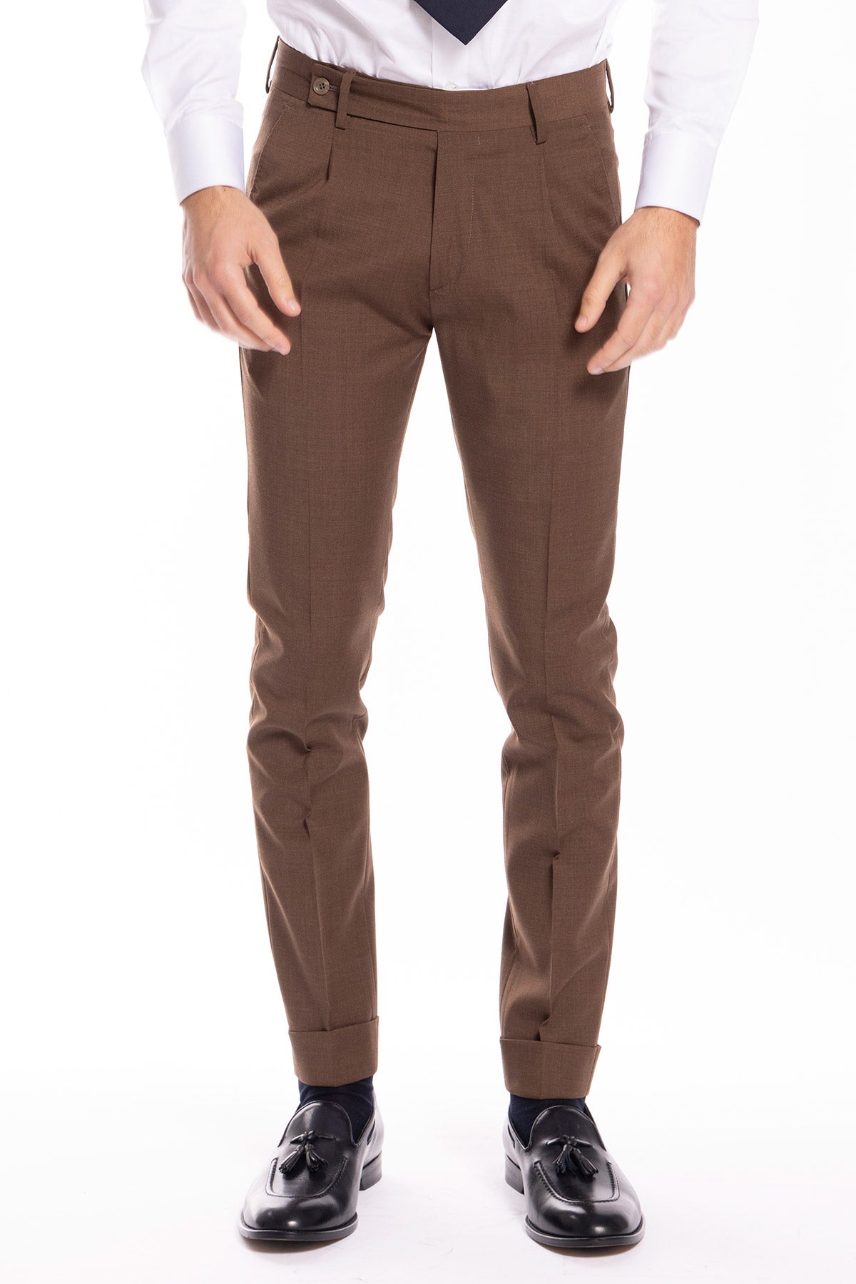 Pantalone uomo Marrone fresco lana tasca america con una pinces e risvolto 4cm