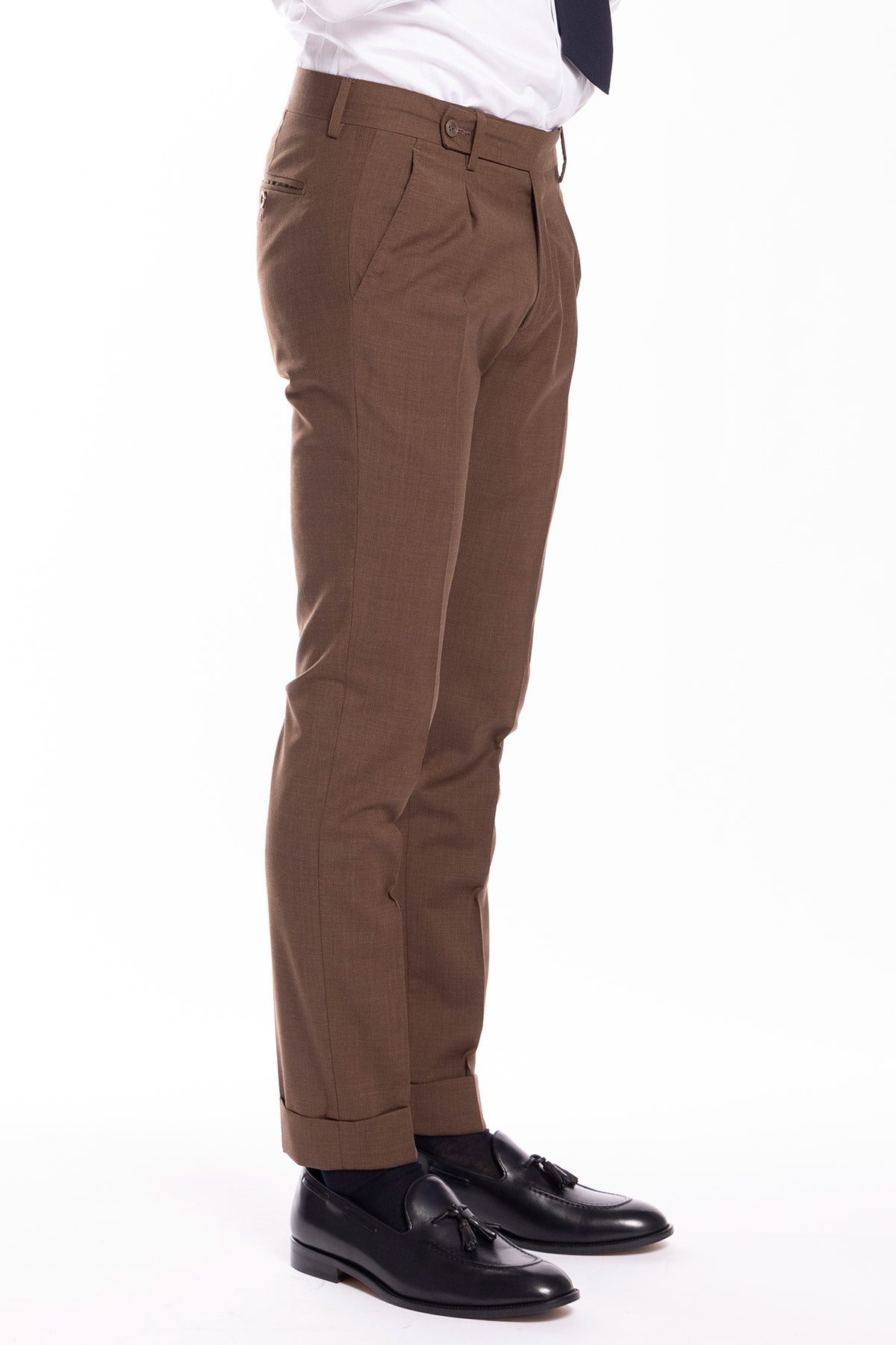 Pantalone uomo Marrone fresco lana tasca america con una pinces e risvolto 4cm
