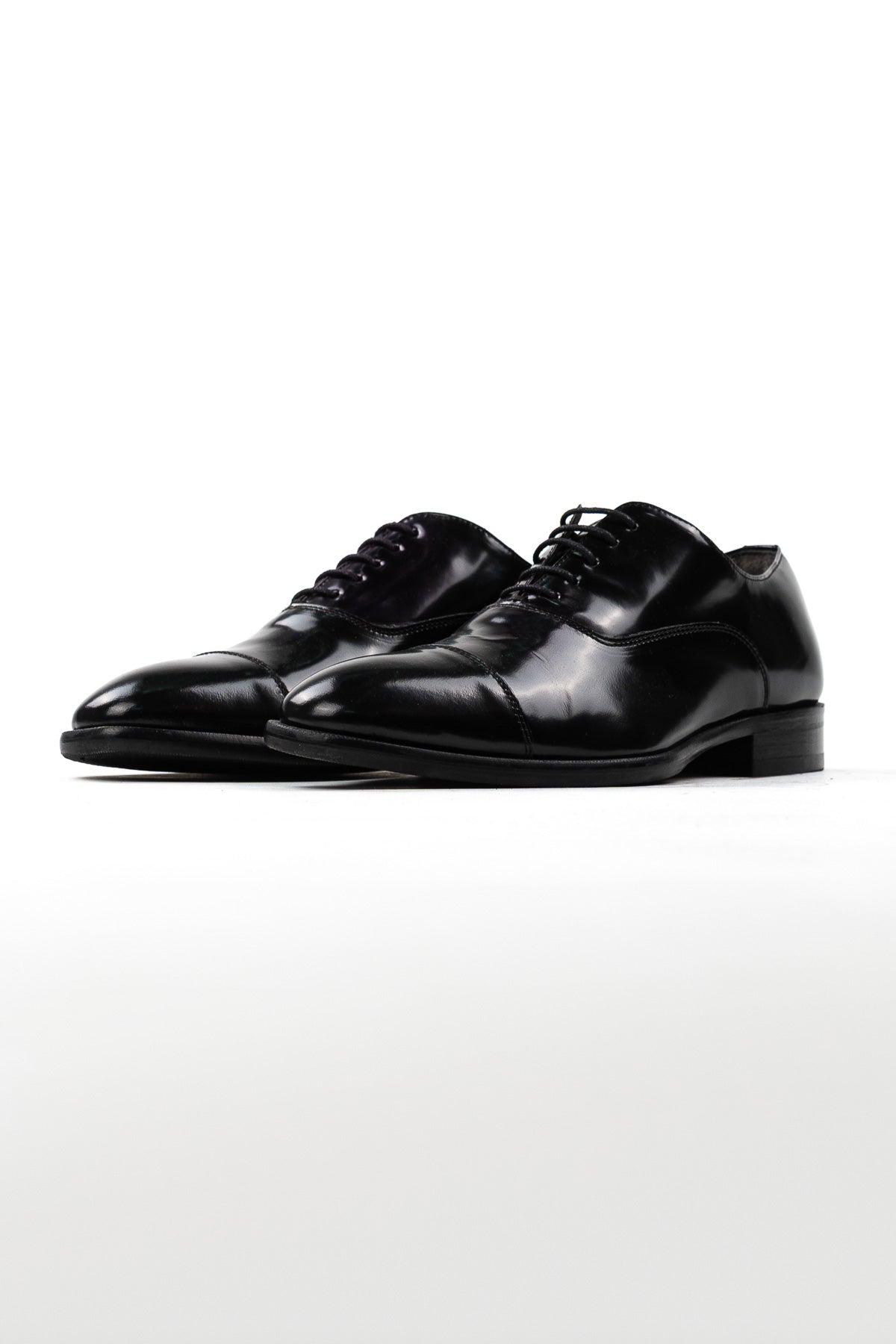 Scarpe stringate da uomo Nere modello oxford in vera pelle con chiusura lacci e suola in cuoio