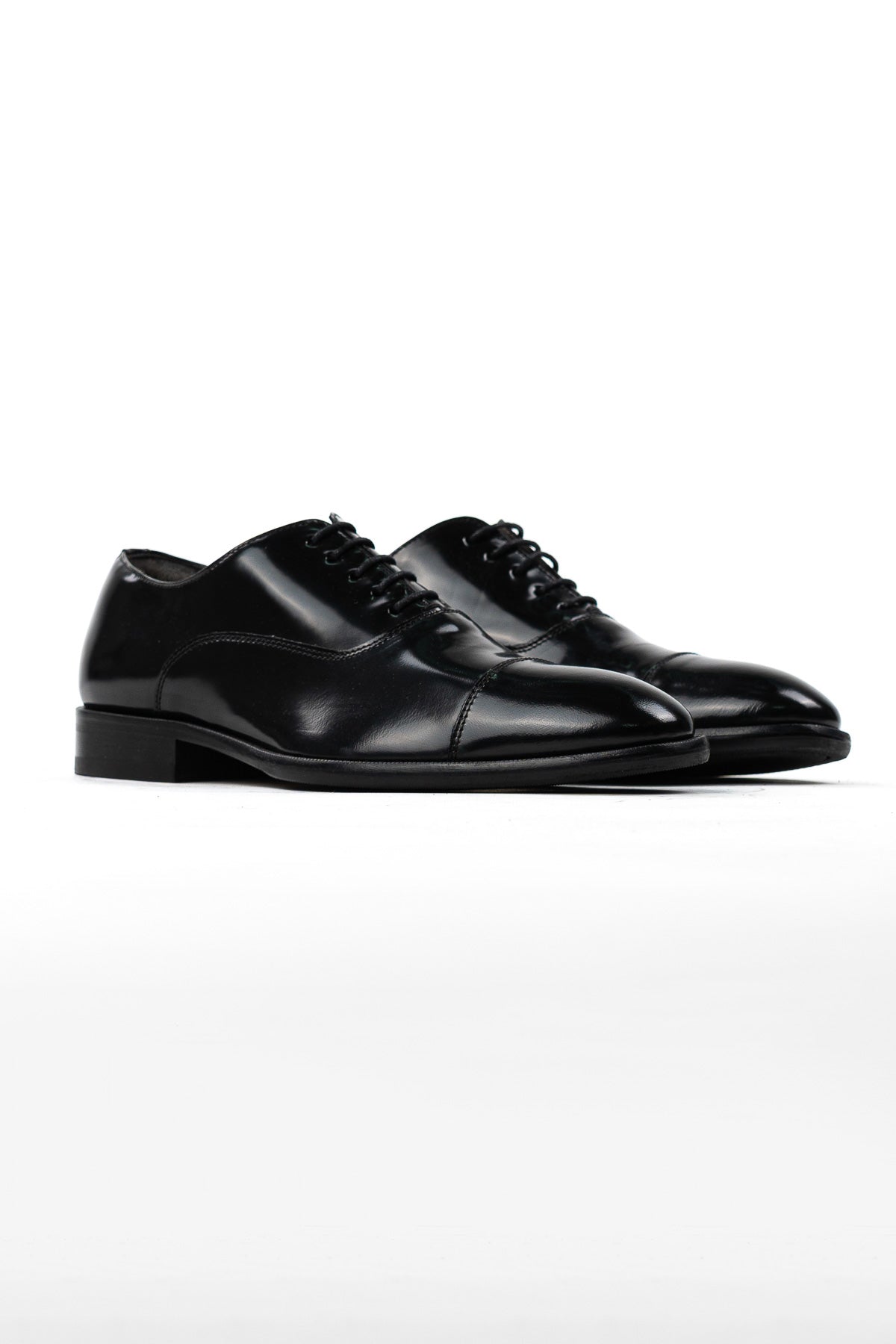 Scarpe stringate da uomo Nere modello oxford in vera pelle con chiusura lacci e suola in cuoio