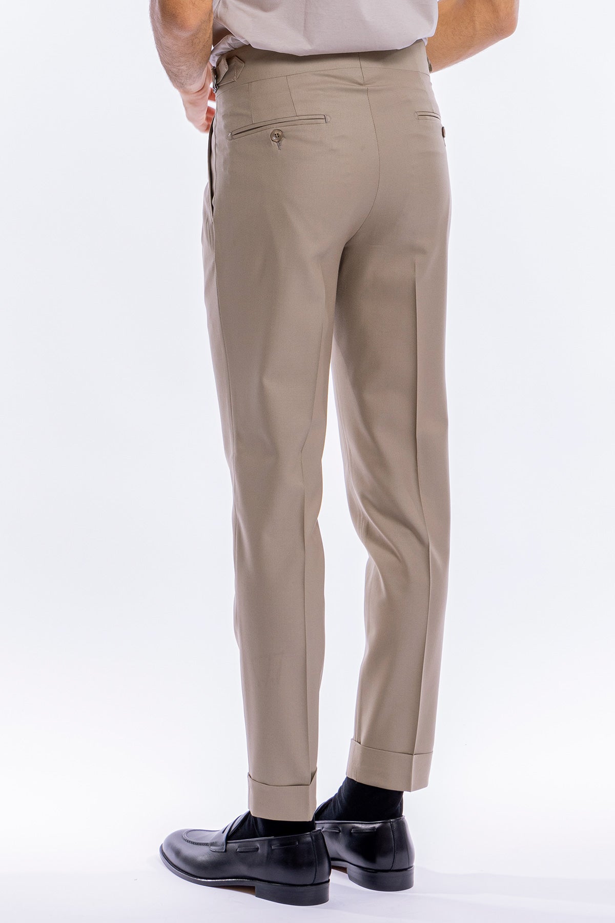 Pantalone uomo Beige vita alta doppia pinces in fresco lana super 140's Holland & Sherry con fibbiel laterali