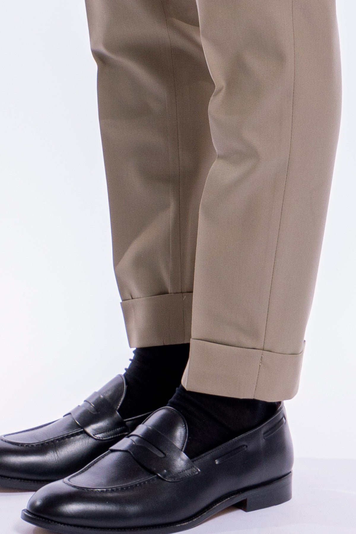 Pantalone uomo Beige vita alta doppia pinces in fresco lana super 140's Holland & Sherry con fibbiel laterali