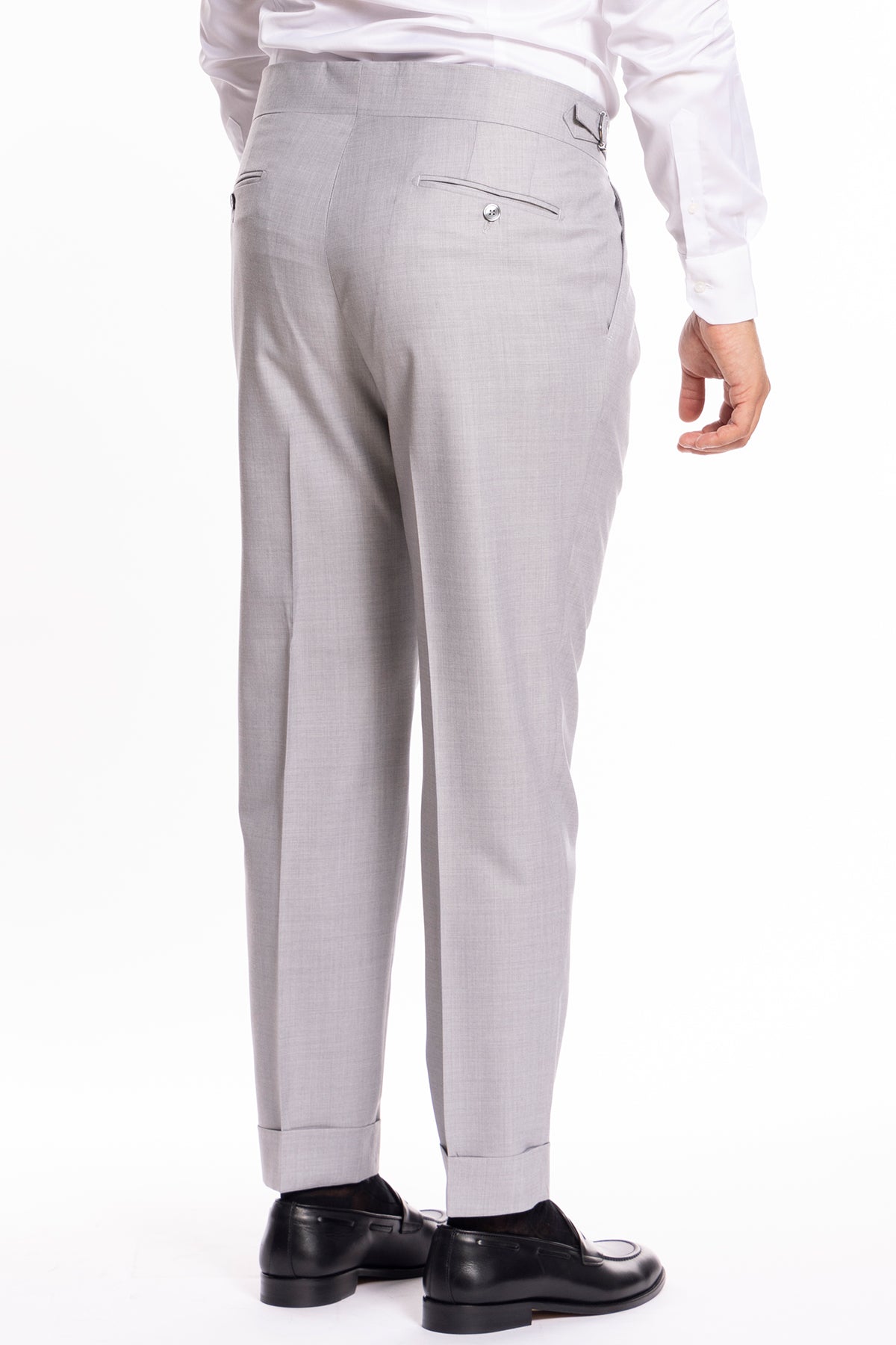 Pantalone uomo grigio chiaro vita alta doppia pinces in fresco lana super 140's Holland & Sherry risvolto 5cm