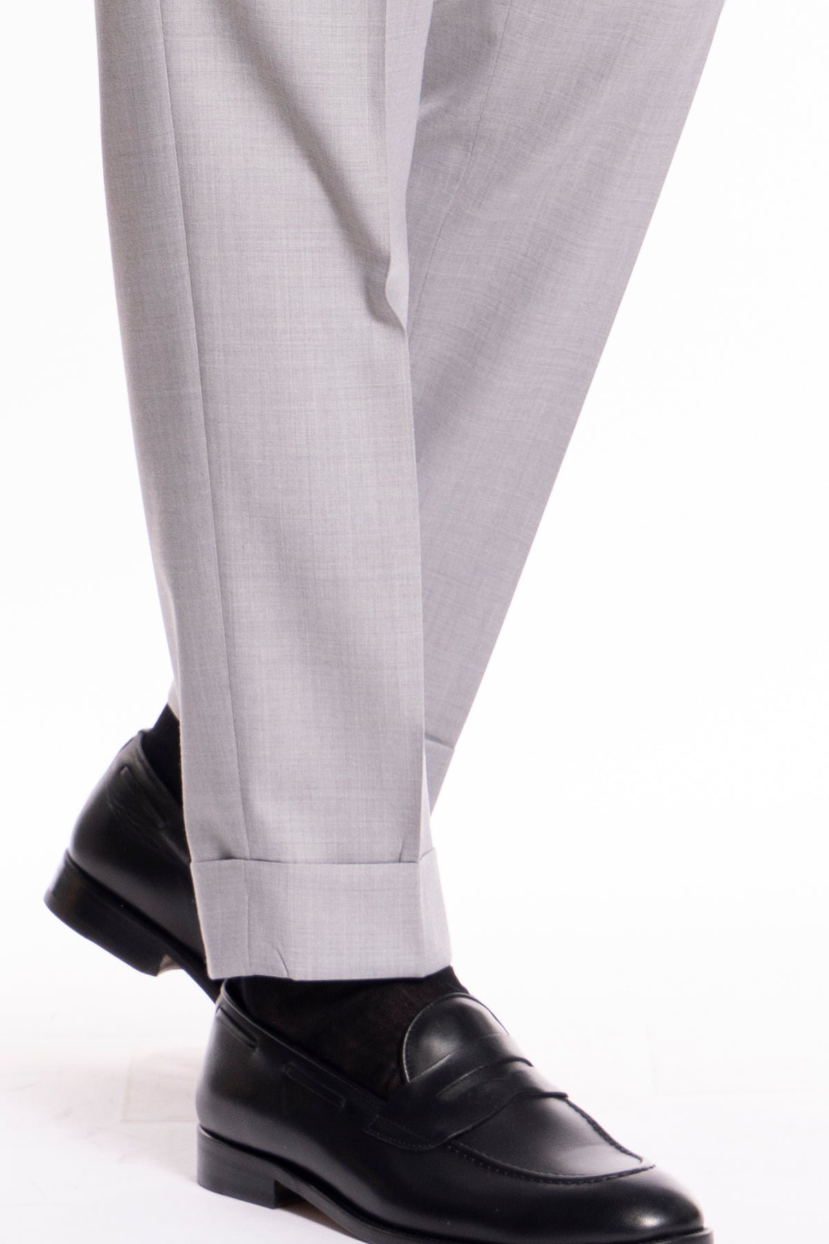 Pantalone uomo grigio chiaro vita alta doppia pinces in fresco lana super 140's Holland & Sherry risvolto 5cm