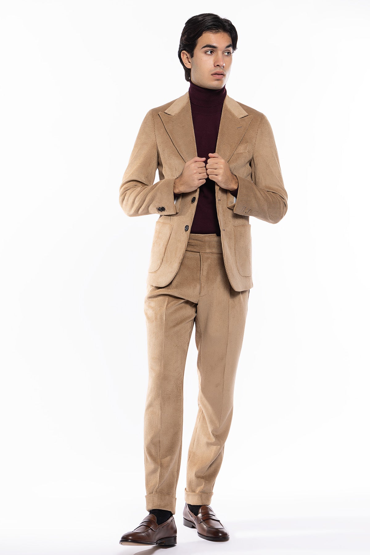 Giacca uomo monopetto beige in velluto a costine strette Rever a lancia tasche a toppe