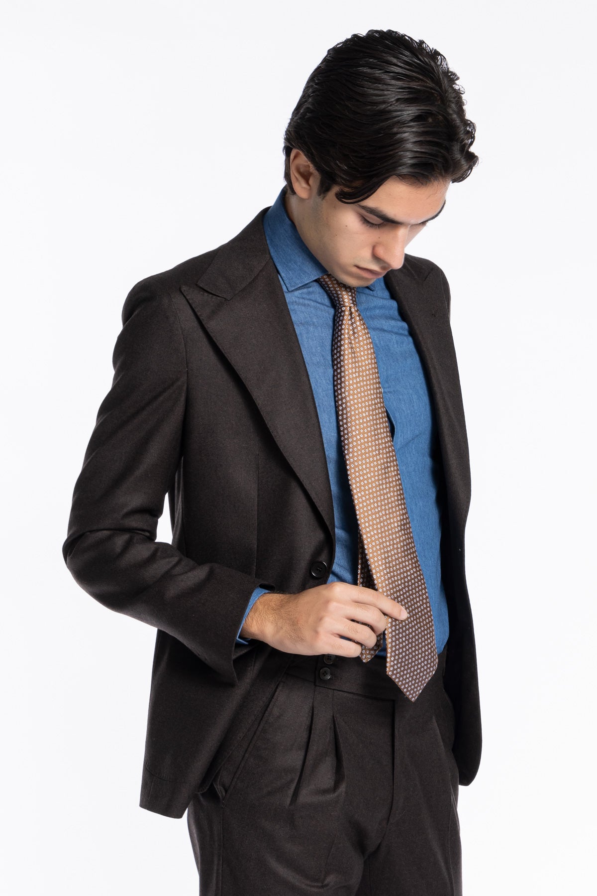 Abito uomo monopetto Marrone in pura lana Rever a lancia e tasche a toppe Vitale Barberis Canonico