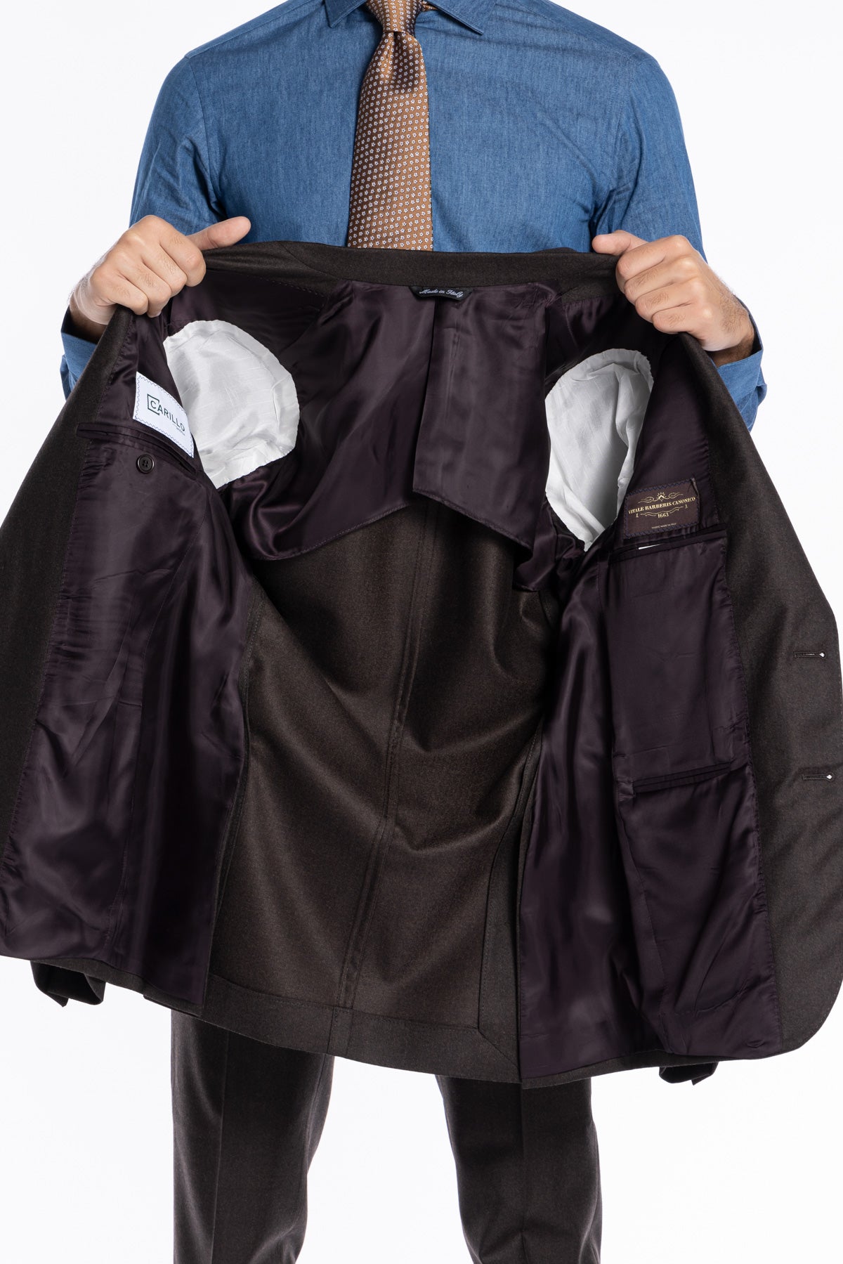 Abito uomo monopetto Marrone in pura lana Rever a lancia e tasche a toppe Vitale Barberis Canonico