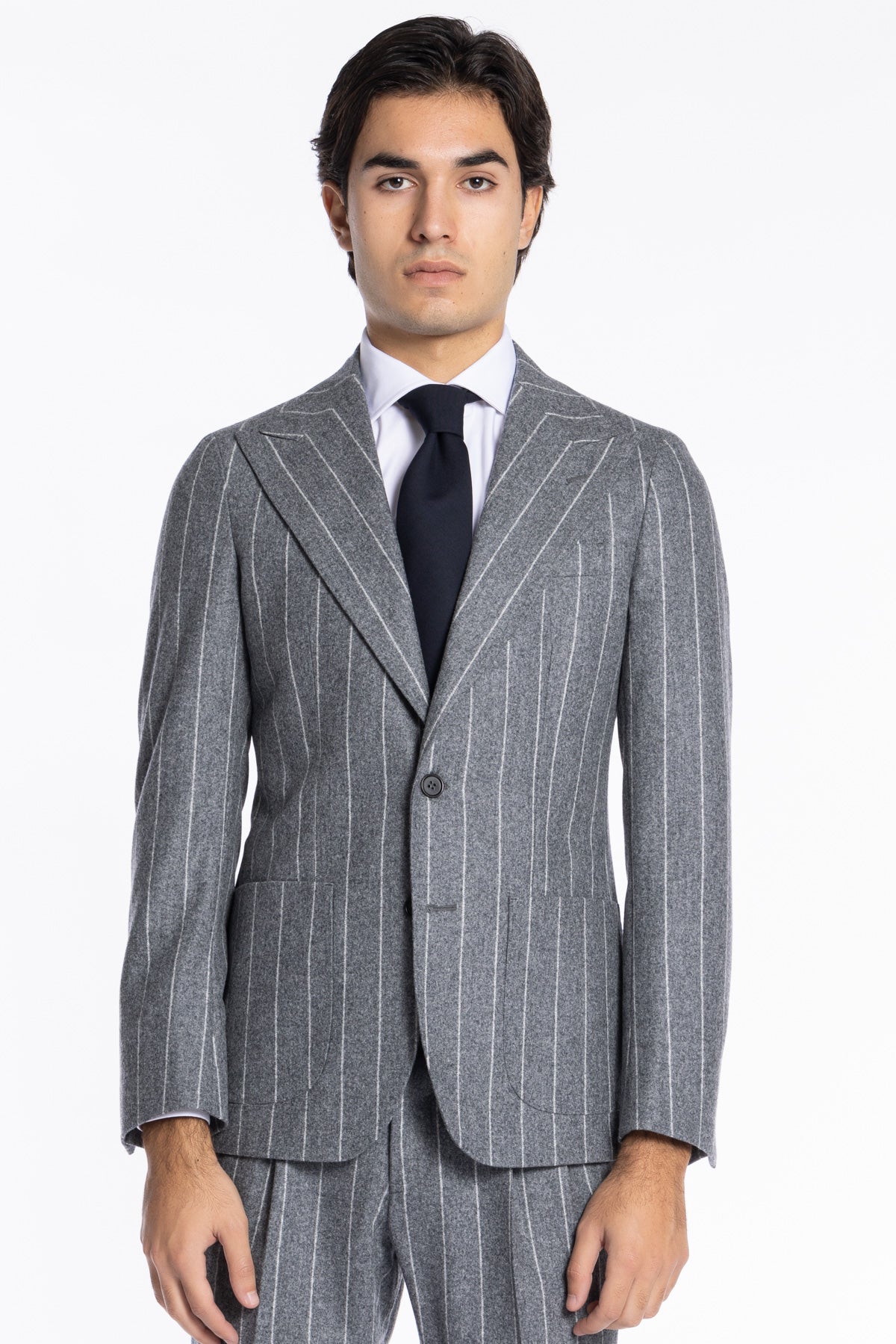 Abito uomo monopetto grigia gessata in pura lana Rever a lancia e tasche a toppe Vitale Barberis Canonico