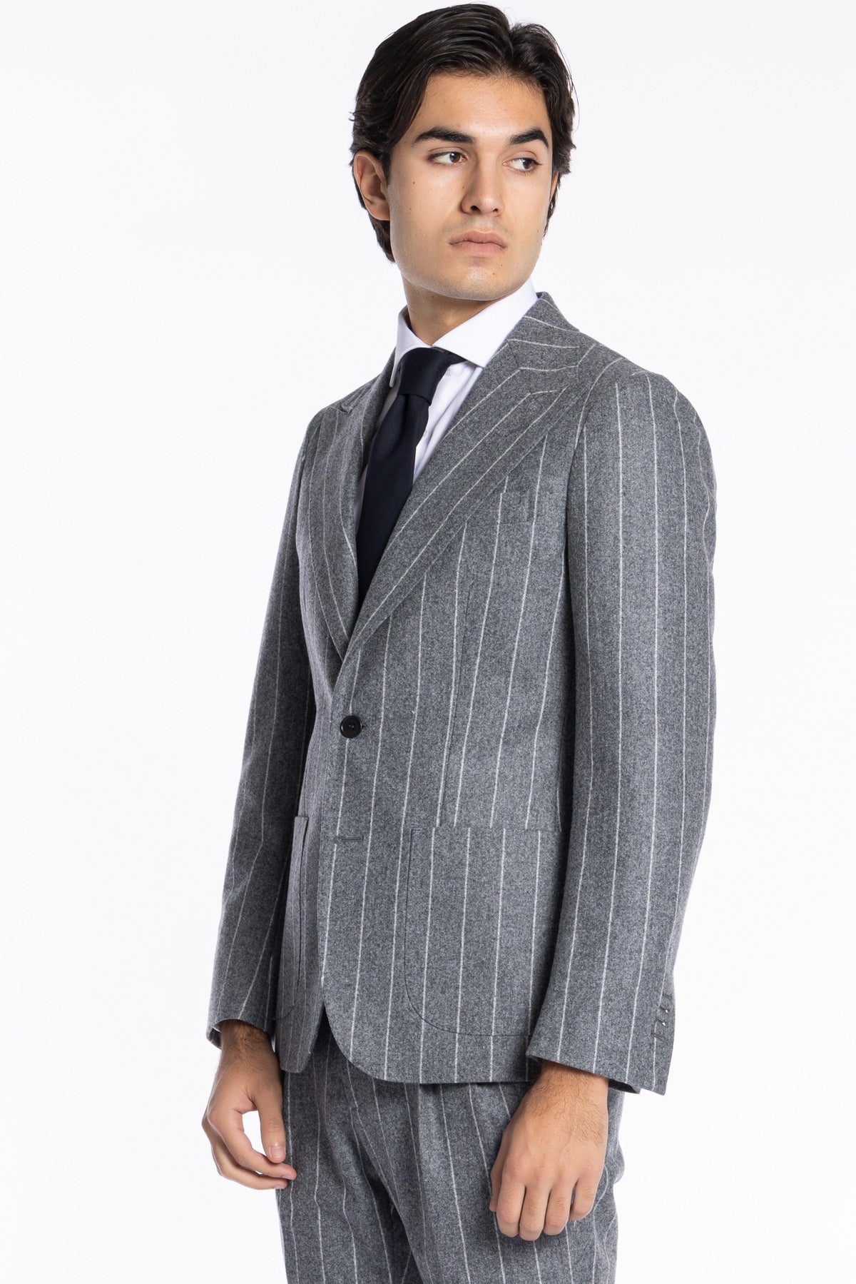 Abito uomo monopetto grigia gessata in pura lana Rever a lancia e tasche a toppe Vitale Barberis Canonico