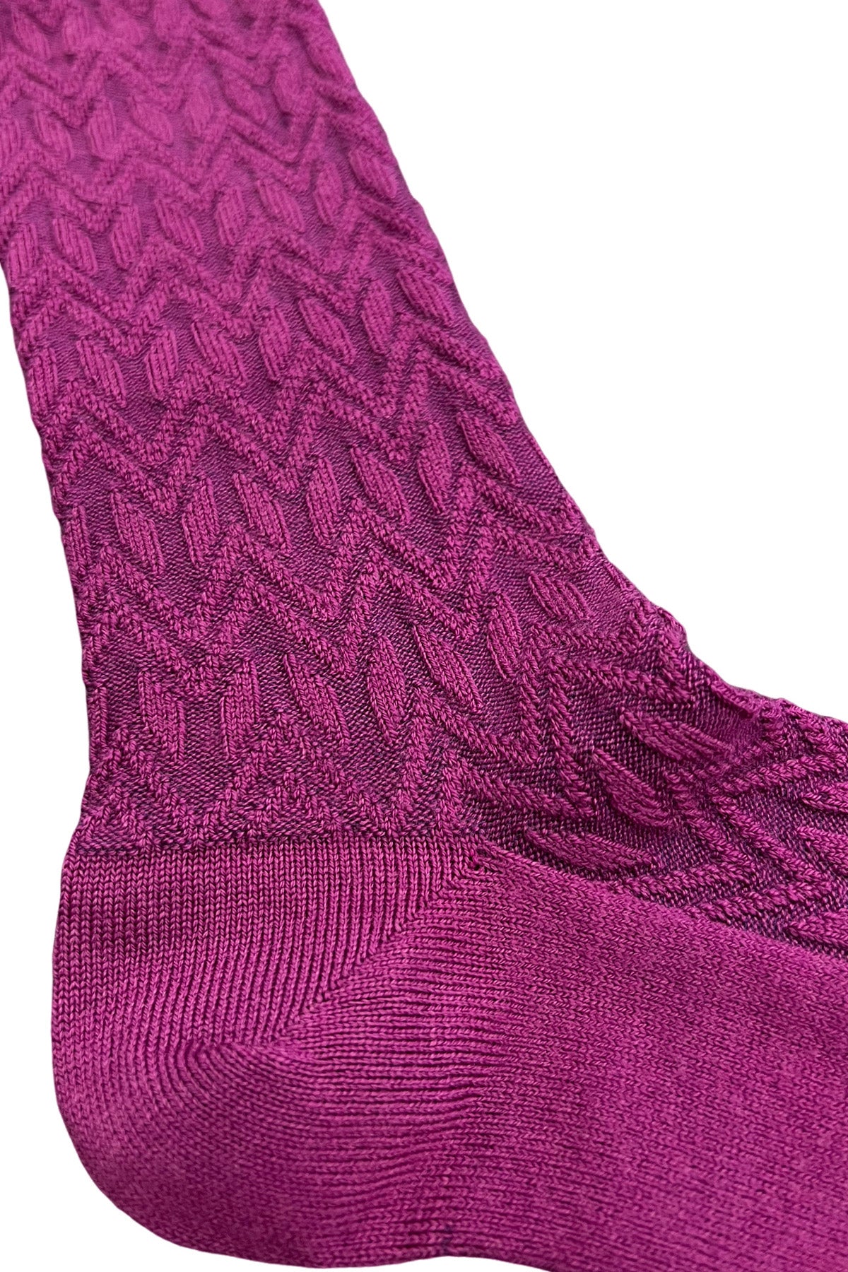 Calzini uomo lunghi  vinaccia in lana fantasia geometrica a rilievo con elastico rosso made in italy