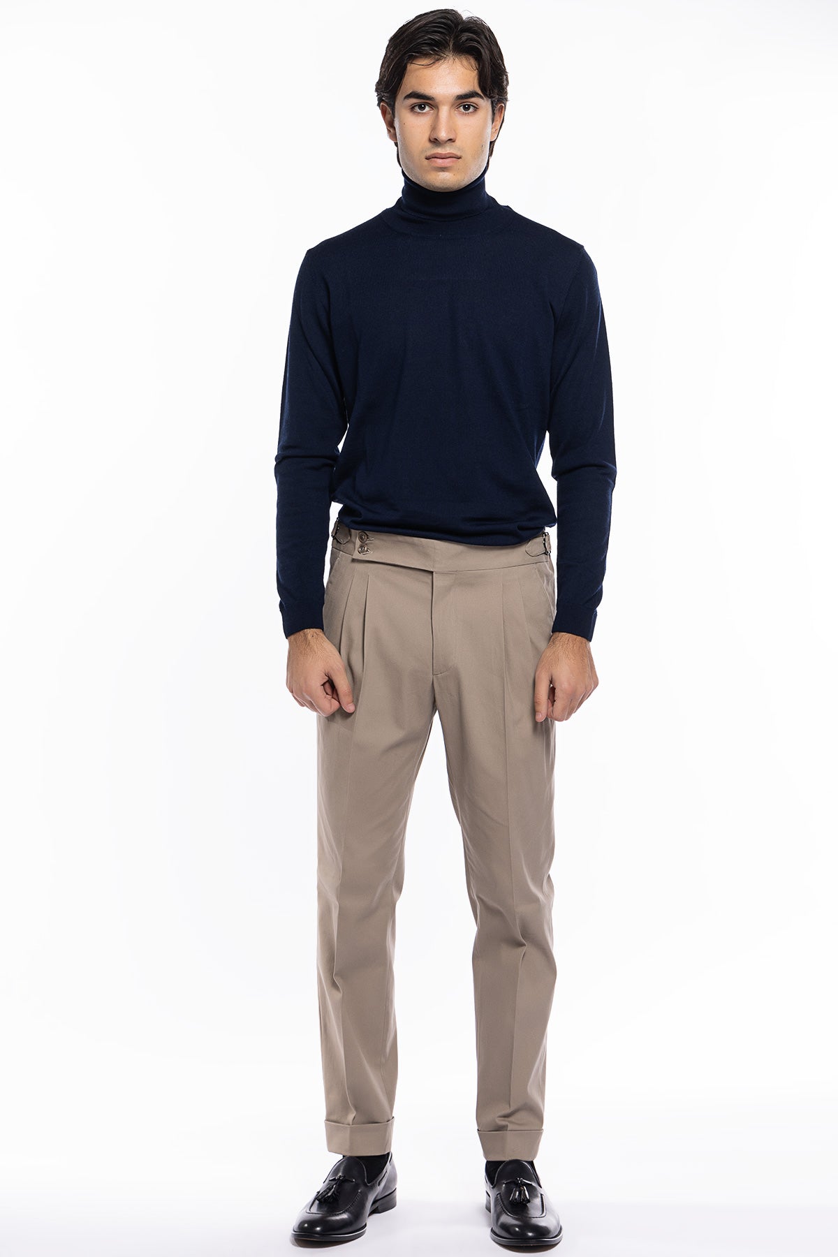 Pantalone uomo beige vita alta tasca america in cotone con doppia pinces e fibbie laterali