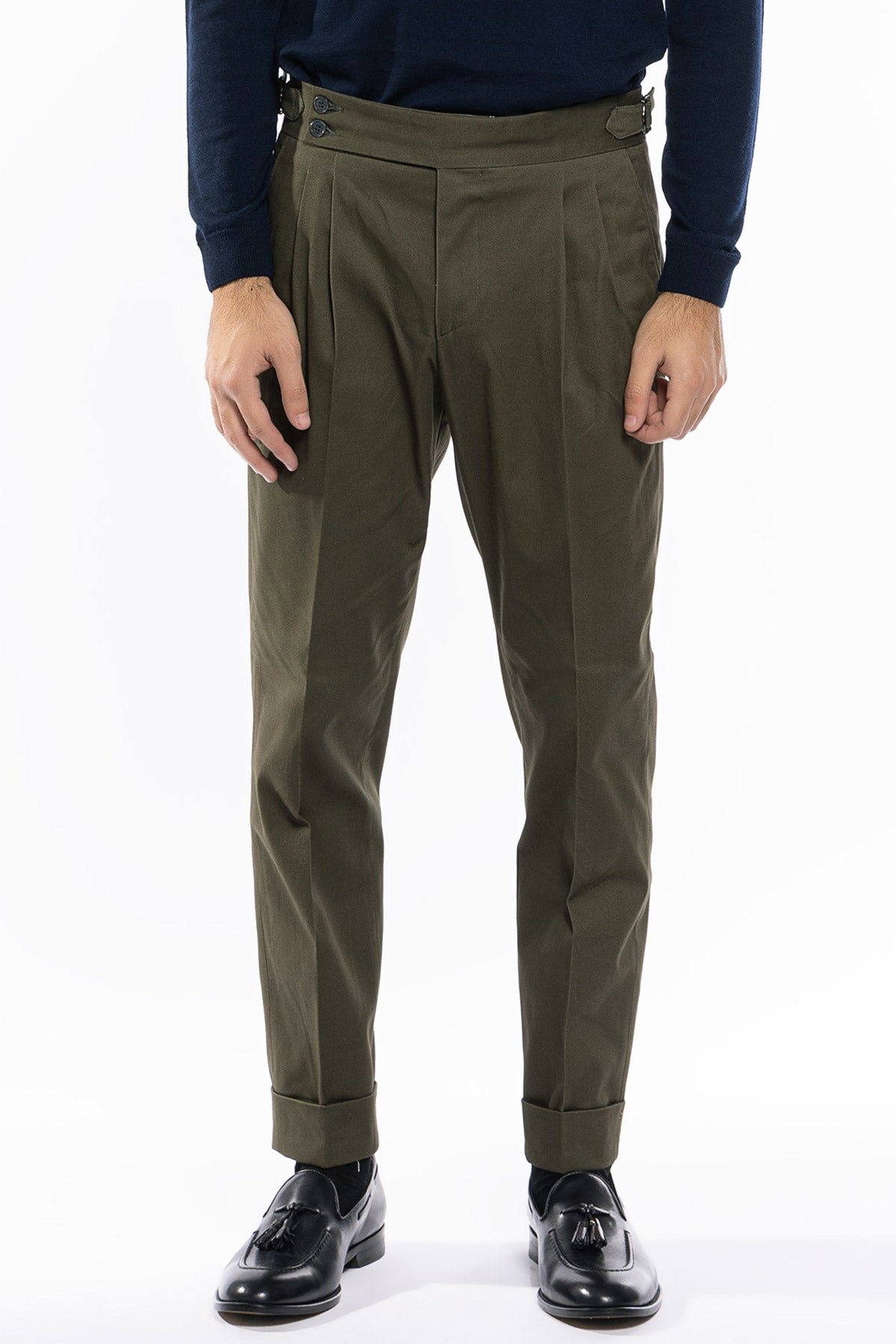Pantalone uomo Verde militare vita alta tasca america in cotone con doppia pinces e fibbie laterali
