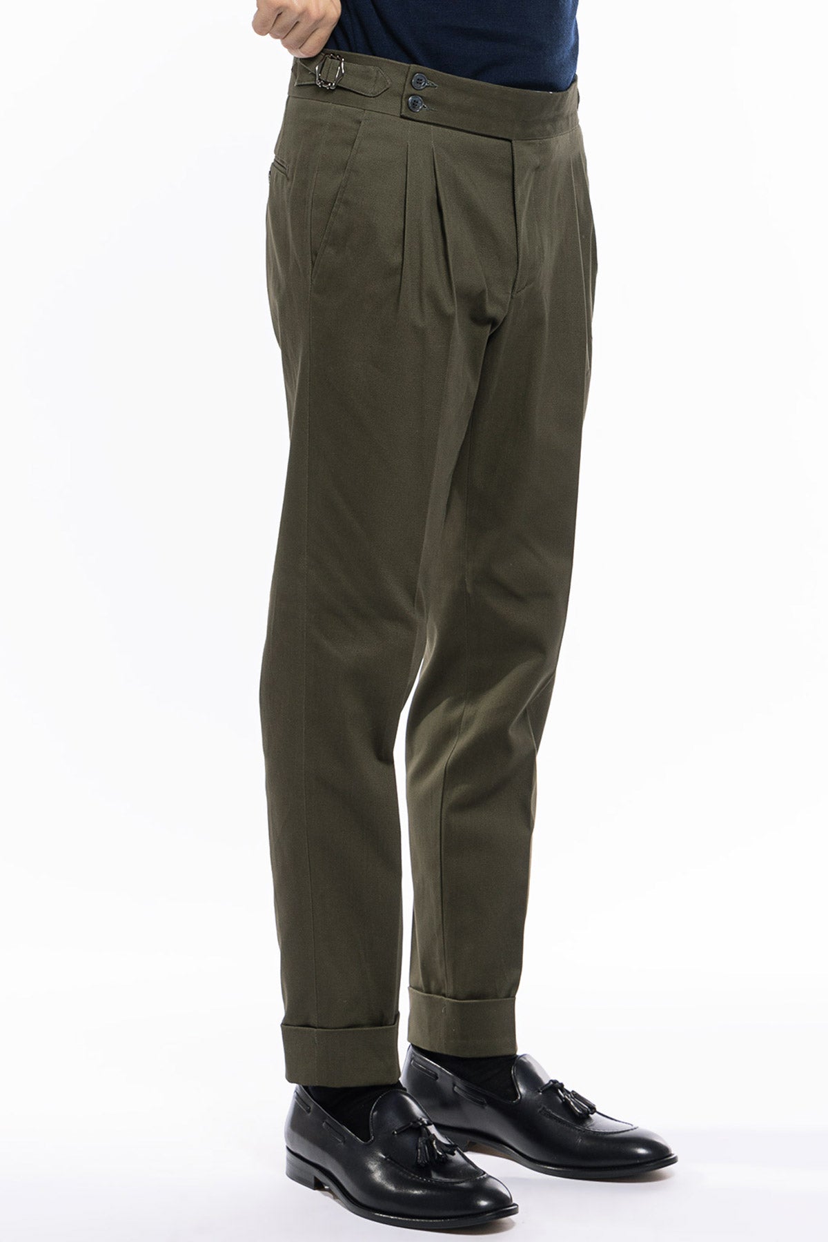 Pantalone uomo Verde militare vita alta tasca america in cotone con doppia pinces e fibbie laterali