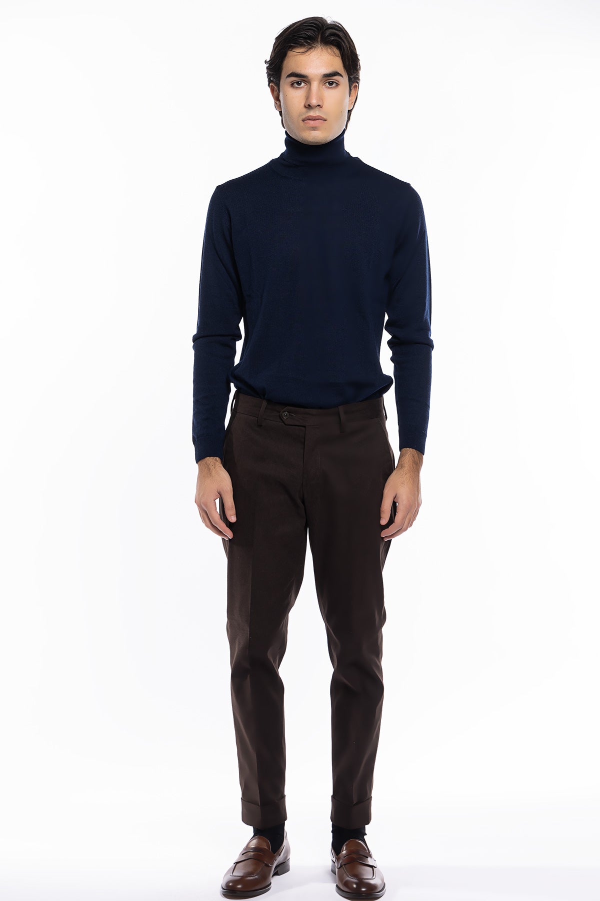 Pantalone uomo marrone tasca america in cotone slim fit con risvolto di 5cm