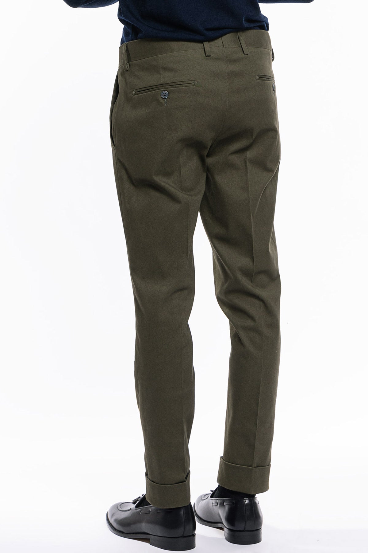 Pantalone uomo verde militare tasca america in cotone slim fit con risvolto di 5cm