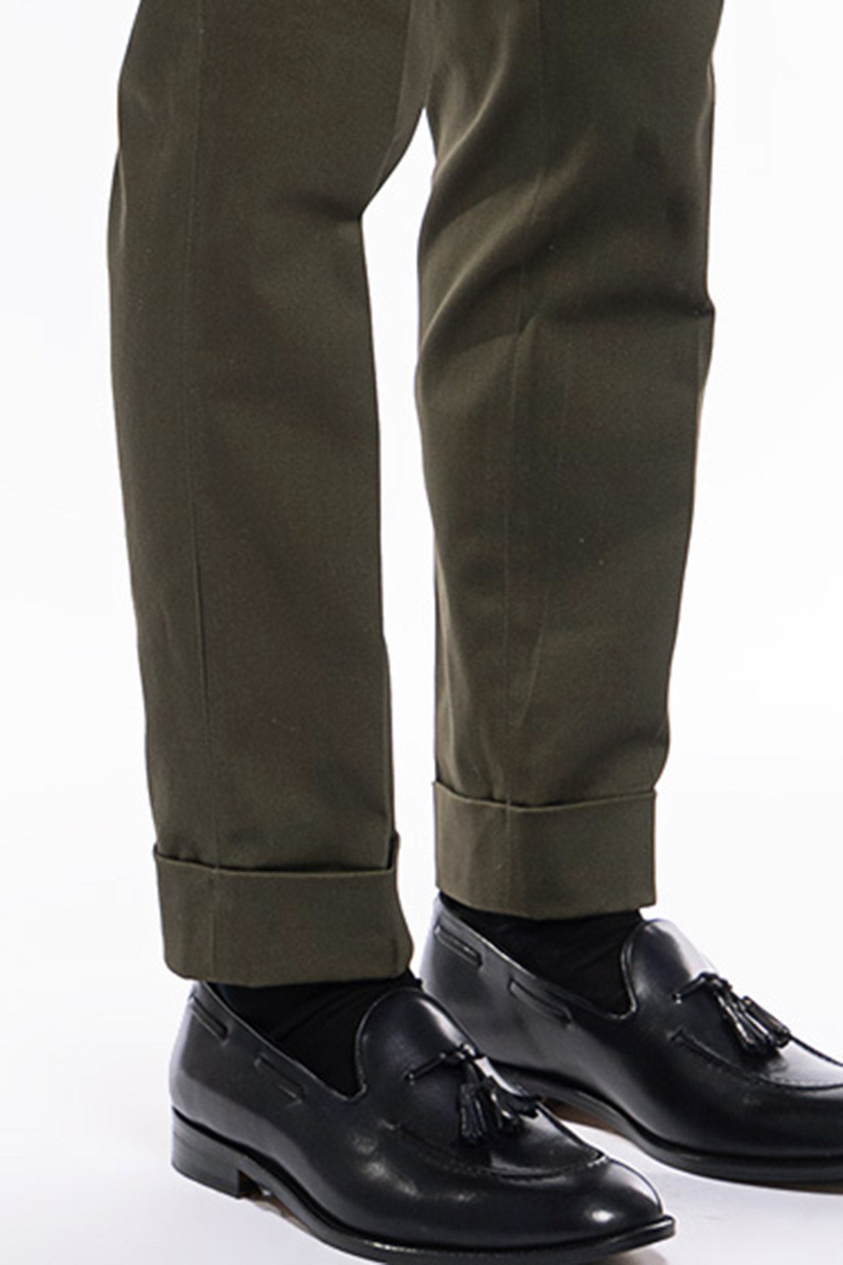 Pantalone uomo verde militare tasca america in cotone slim fit con risvolto di 5cm