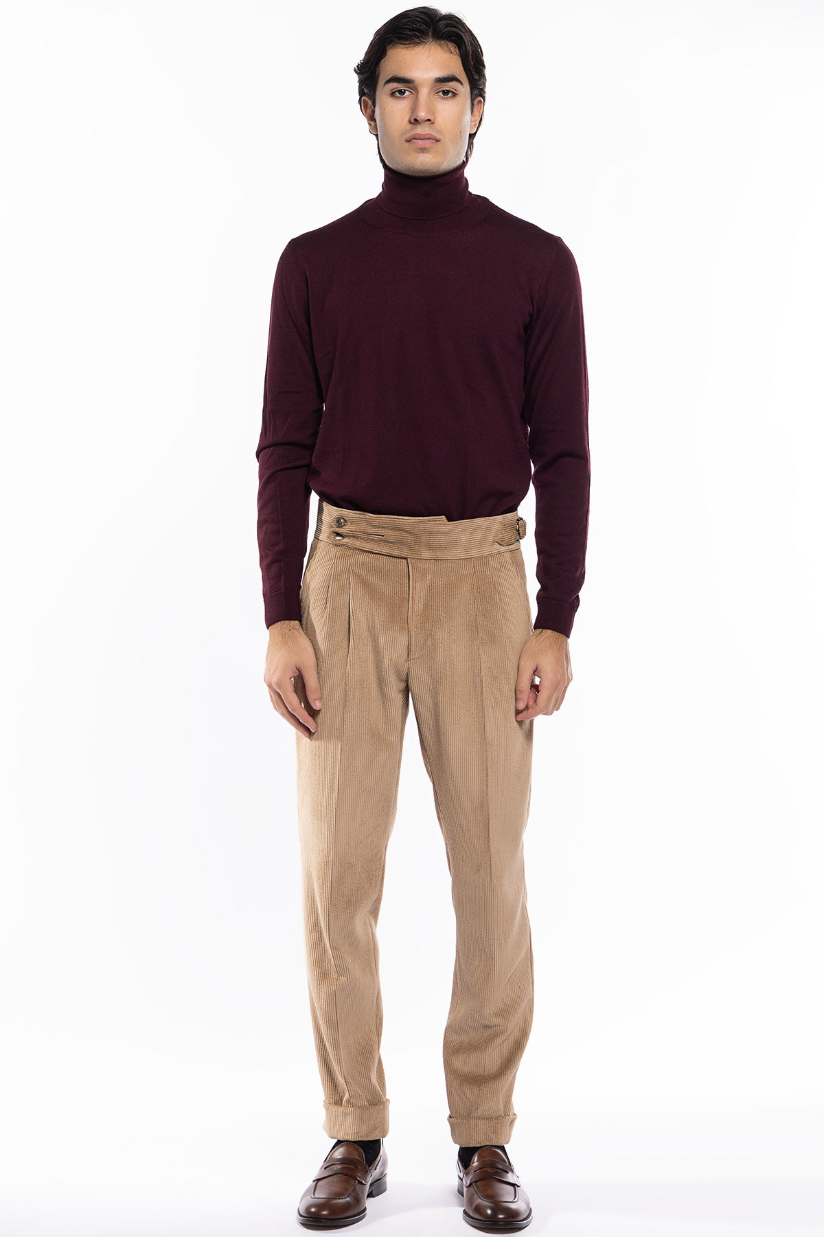 Abito uomo monopetto beige in velluto a costine strette Rever a lancia tasche a toppe