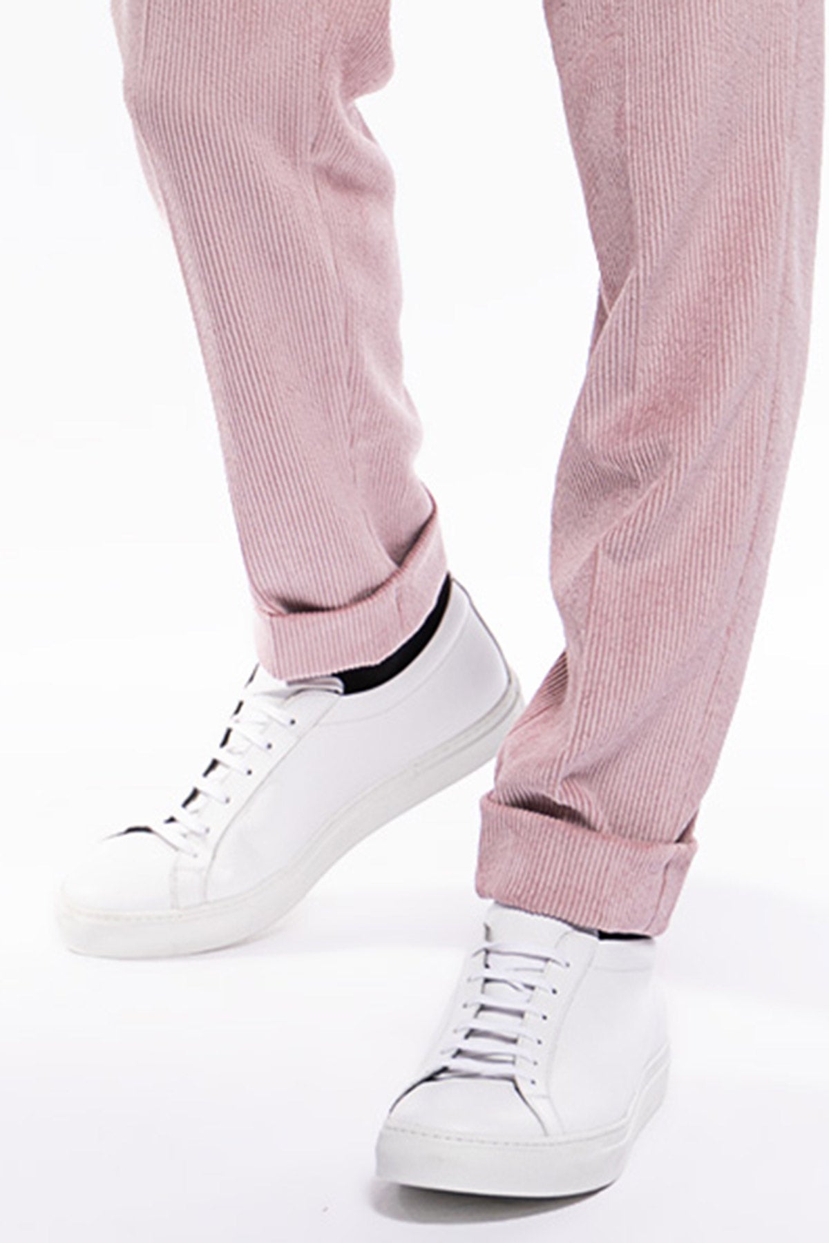 Pantalone uomo rosa vita alta biforcato doppia pinces in velluto a costine strette