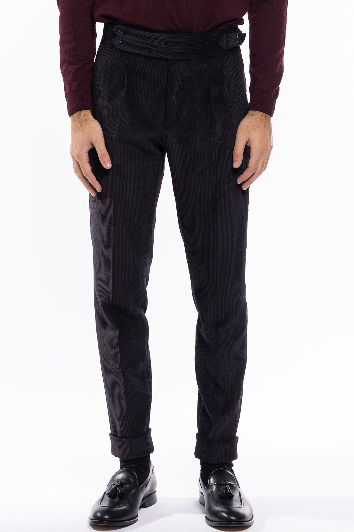 Pantalone uomo nero vita alta biforcato doppia pinces in velluto a costine strette