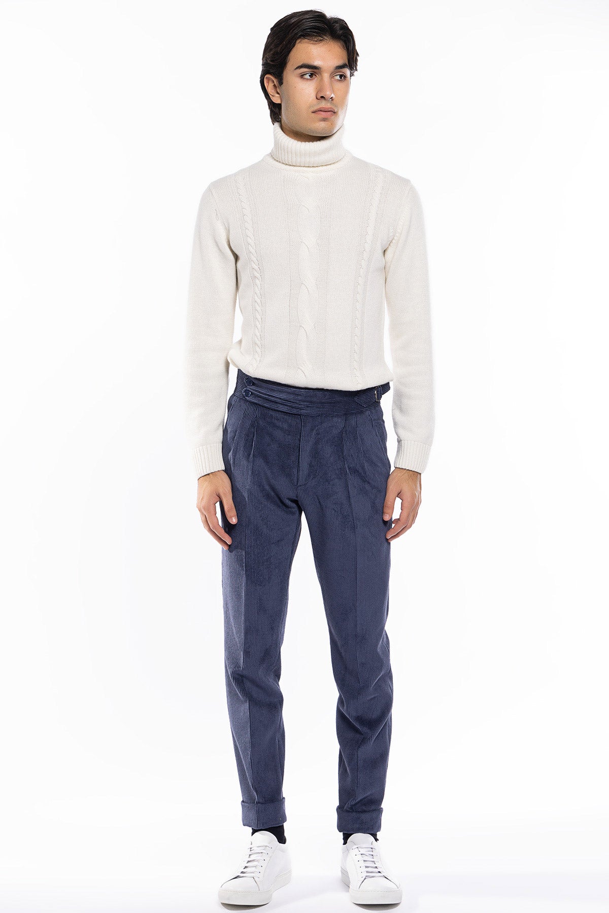 Pantalone uomo Color Denim vita alta biforcato doppia pinces in velluto a costine strette