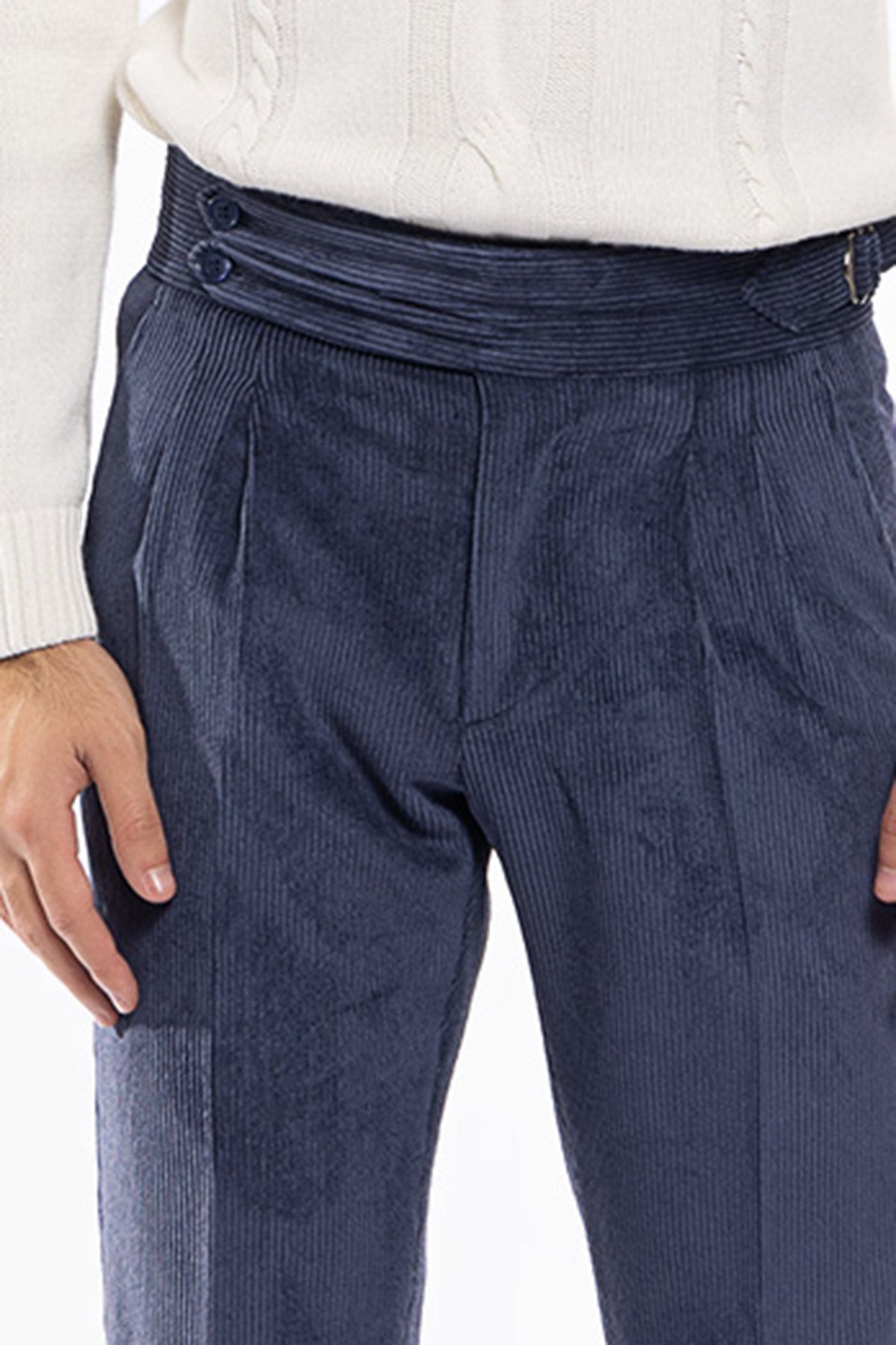 Pantalone uomo Color Denim vita alta biforcato doppia pinces in velluto a costine strette