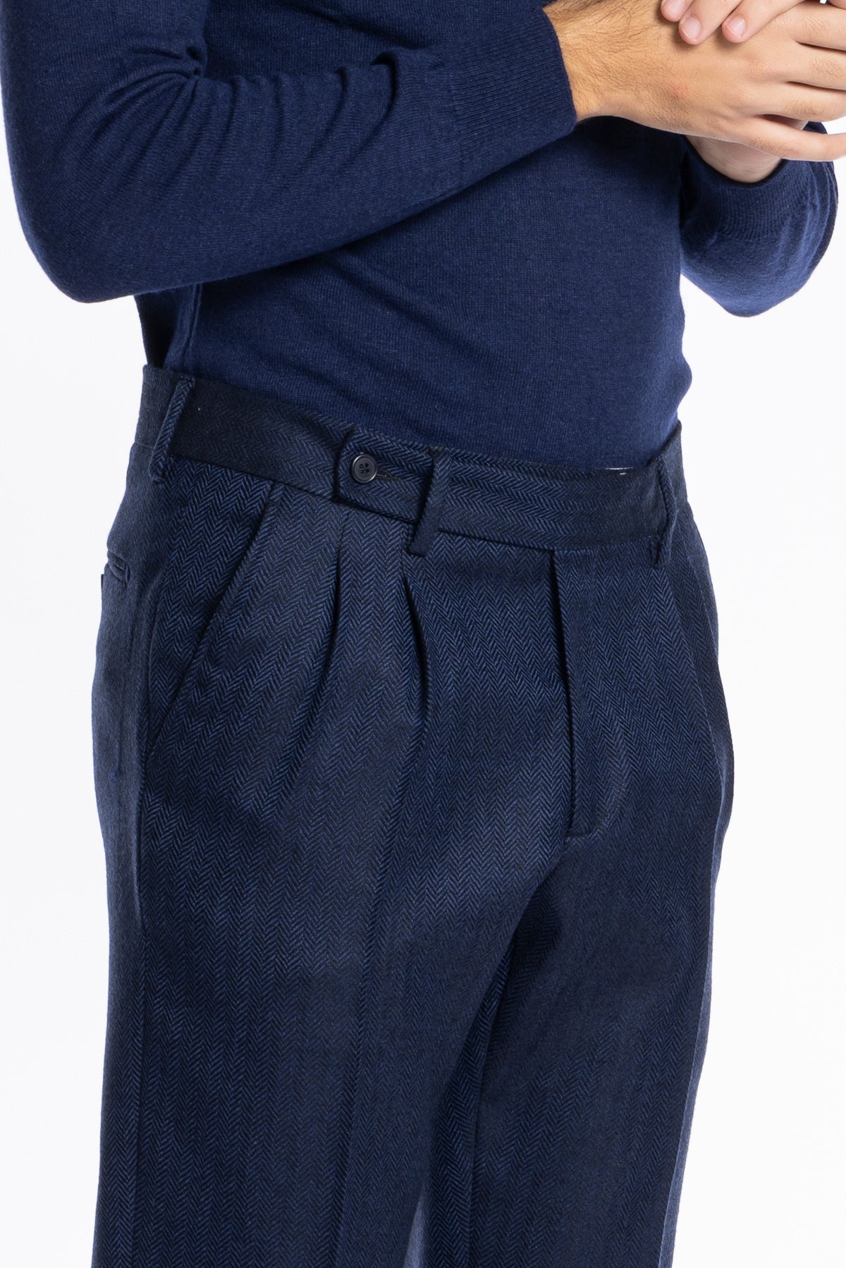 Pantalone uomo blu spigato chiusura prolungata doppia pinces in lana flanella al 100% Bristol Tessuti Napoli