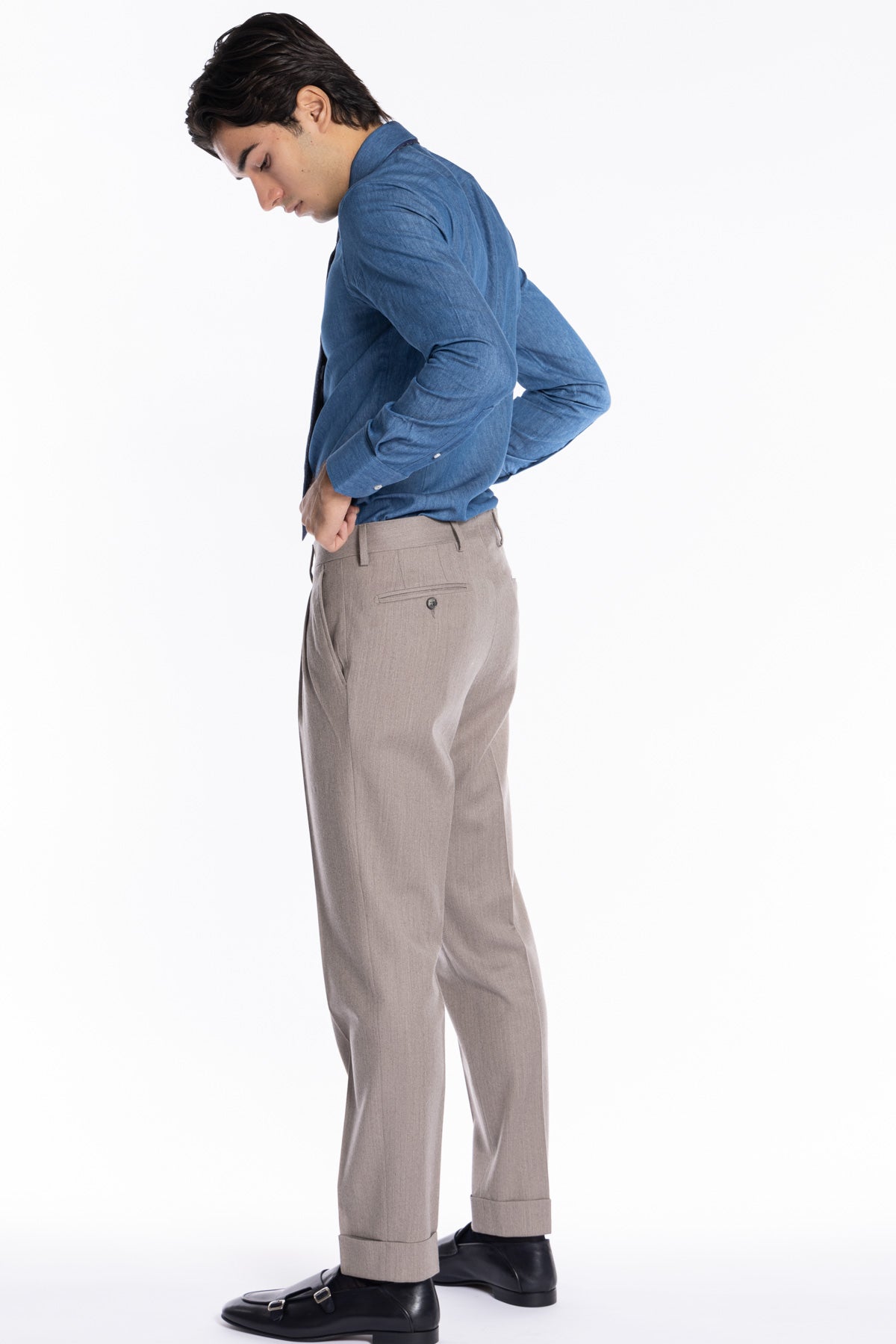 Pantalone uomo beige in lana e cashmere chiusura prolungata doppia pinces Bristol Tessuti Napoli