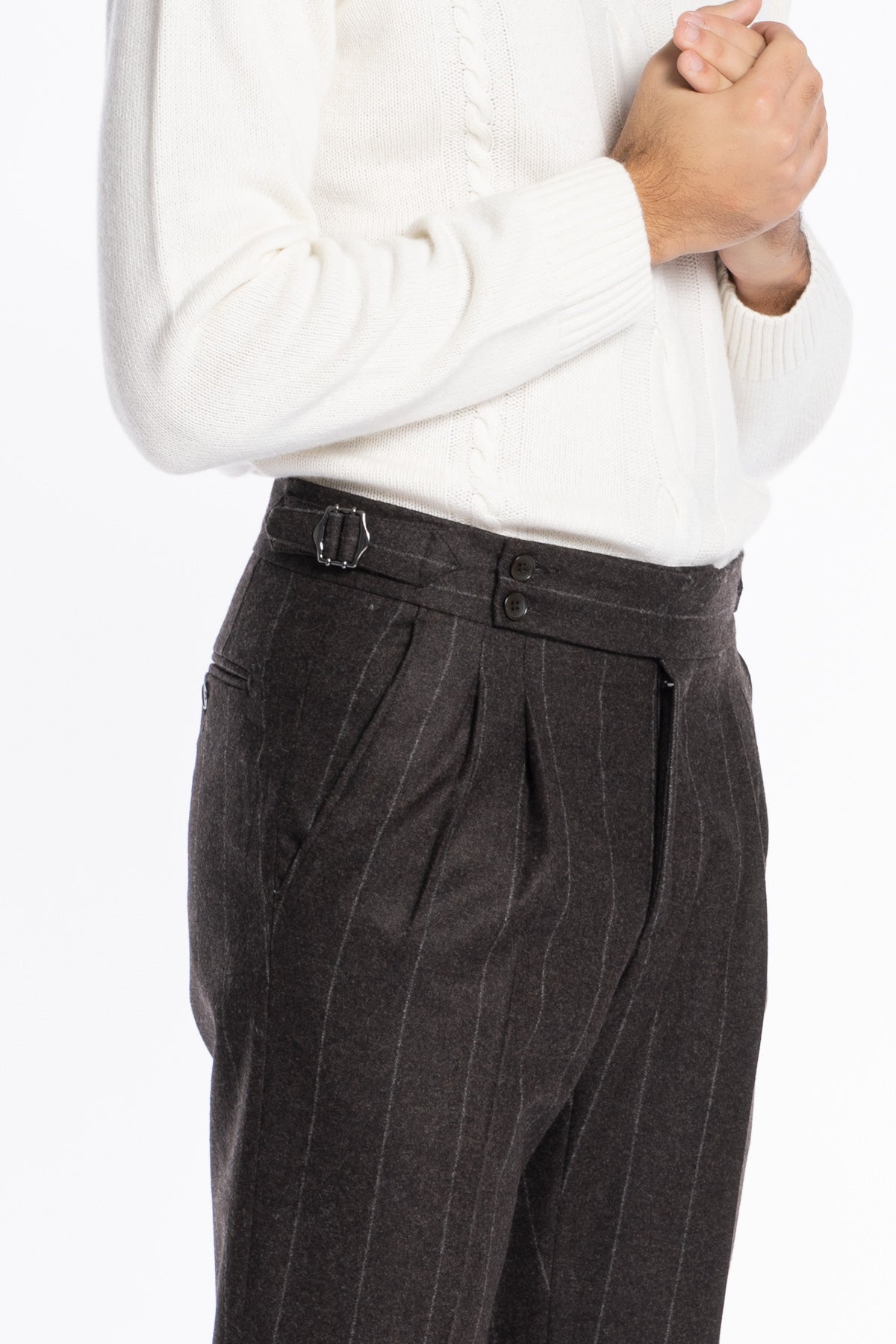 Pantalone uomo marrone gessato vita alta tasca america in lana flanella Vitale Barberis Canonico con doppia pinces e fibbie laterali regolabili