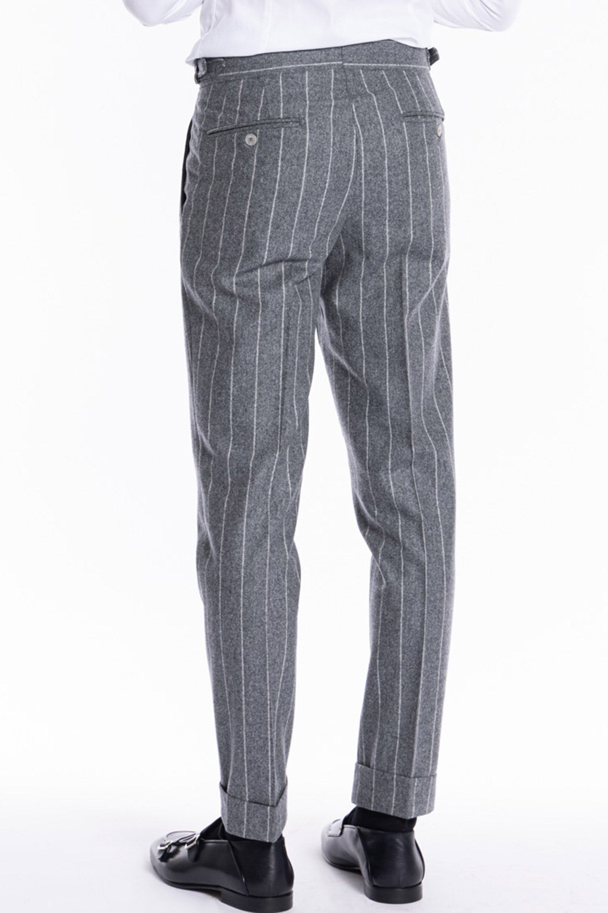 Pantalone uomo grigio chiaro gessato vita alta tasca america in lana flanella Vitale Barberis Canonico con doppia pinces e fibbie laterali regolabili