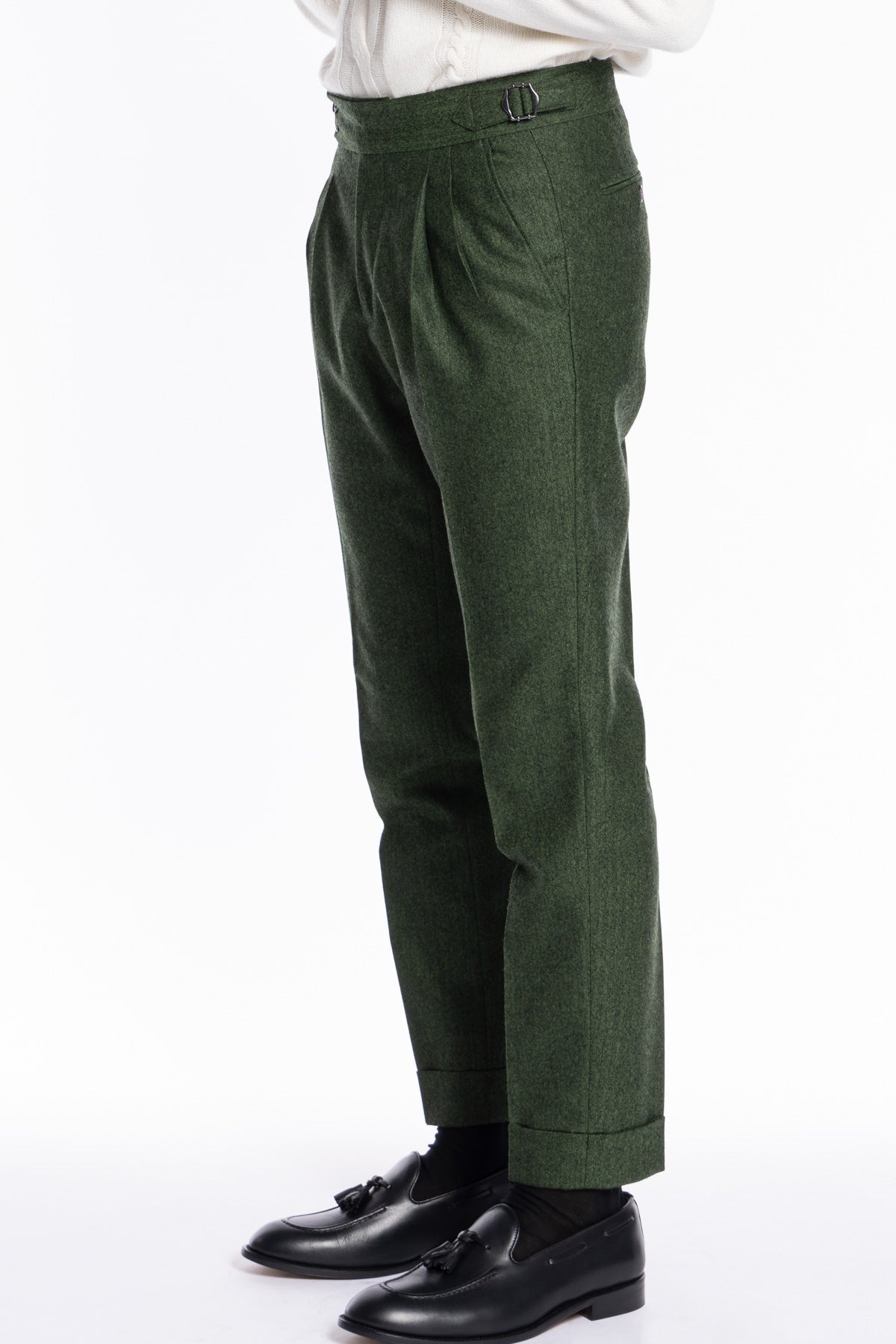 Pantalone uomo verde spigato vita alta tasca america in lana flanella Holland & Sherry con doppia pinces e fibbie laterali regolabili