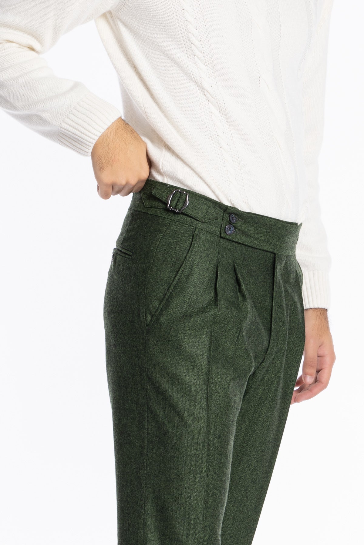 Pantalone uomo verde spigato vita alta tasca america in lana flanella Holland & Sherry con doppia pinces e fibbie laterali regolabili