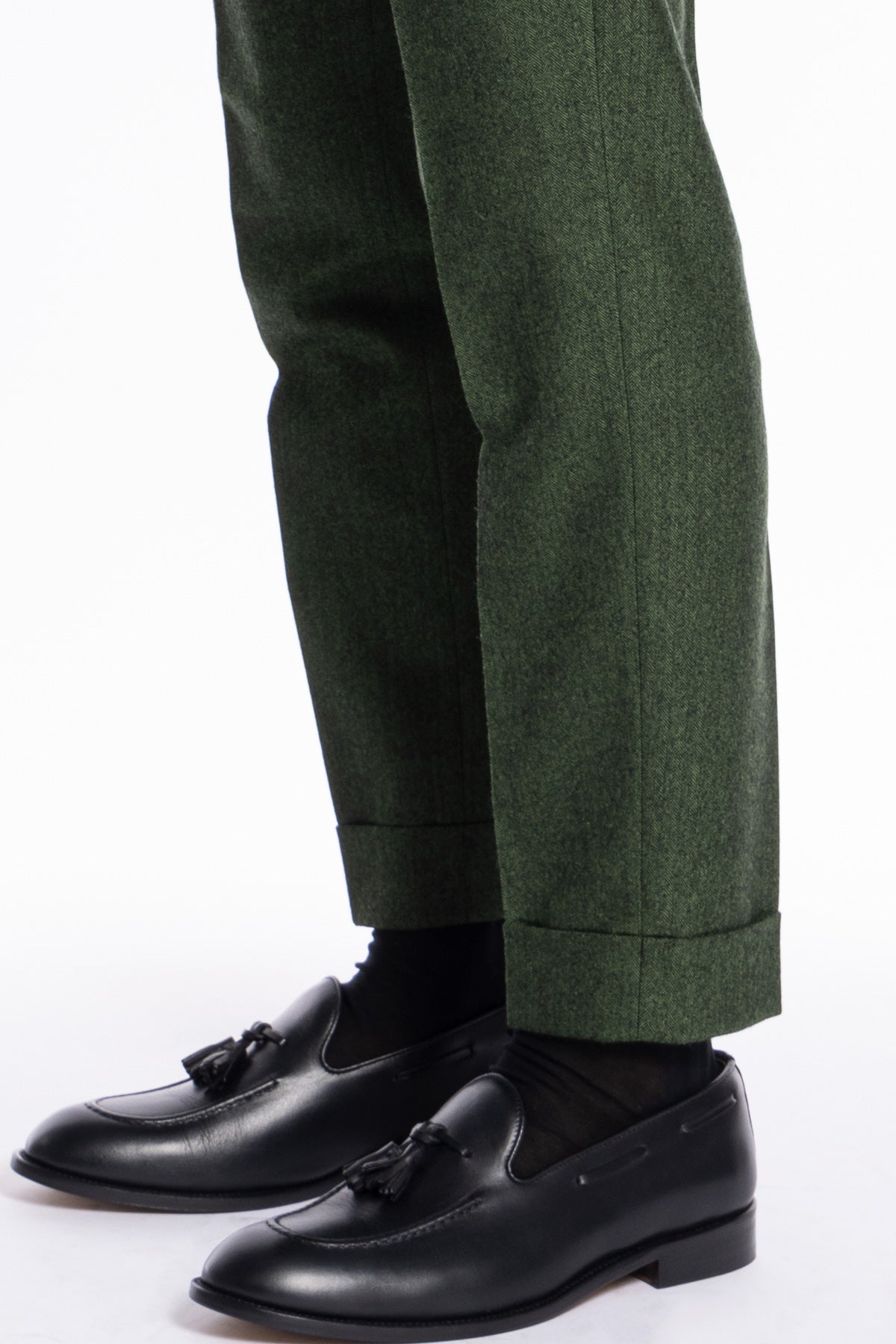 Pantalone uomo verde spigato vita alta tasca america in lana flanella Holland & Sherry con doppia pinces e fibbie laterali regolabili