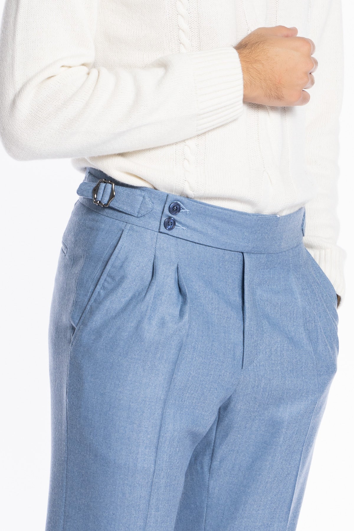 Pantalone uomo celeste spigato vita alta tasca america in lana flanella Holland & Sherry con doppia pinces e fibbie laterali regolabili
