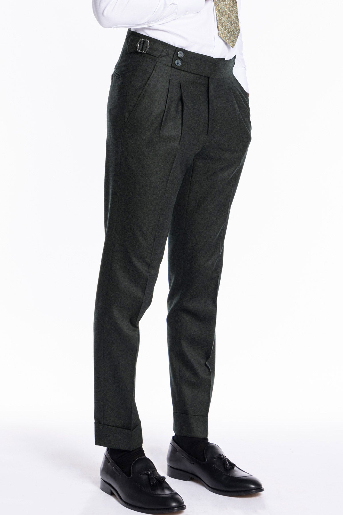 Pantalone uomo verde militare vita alta tasca america in lana flanella Vitale Barberis Canonico con doppia pinces e fibbie laterali regolabili