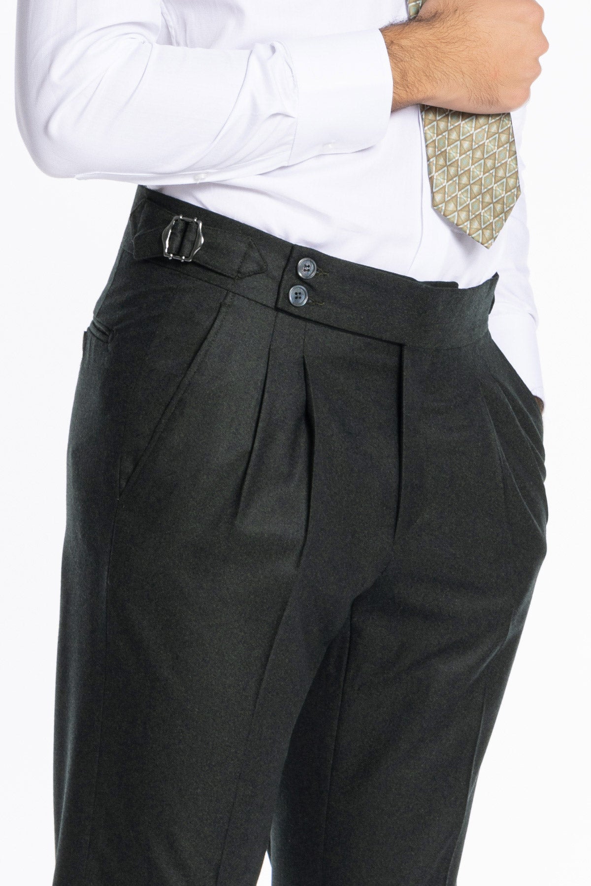 Pantalone uomo verde militare vita alta tasca america in lana flanella Vitale Barberis Canonico con doppia pinces e fibbie laterali regolabili