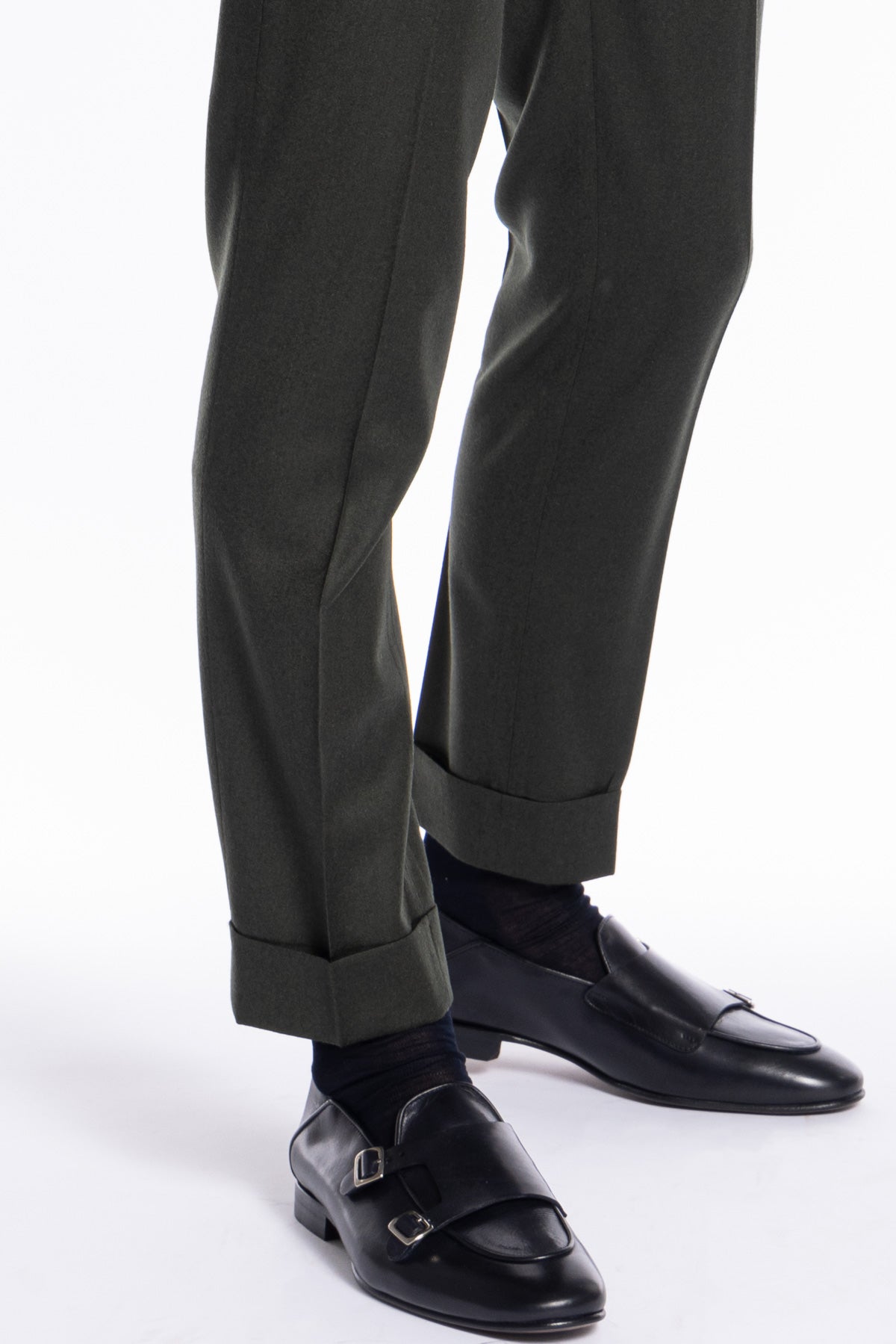 Pantalone uomo verde militare tasca america in lana e cashmere Bristol Tessuti Napoli slim fit con risvolto di 5cm