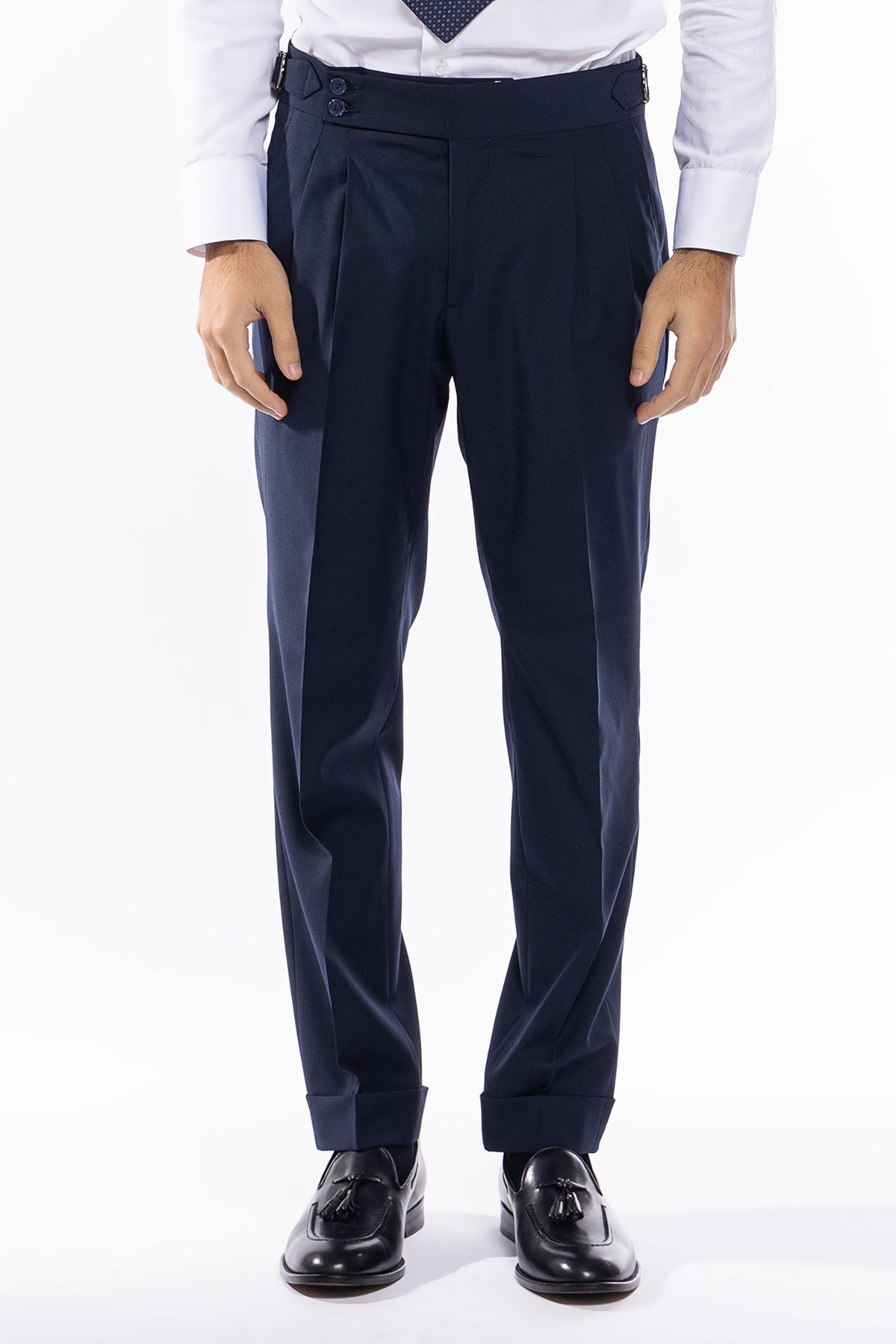 Pantalone uomo navy blu in fresco lana mista tinta unita vita alta fibbie laterali e risvolto 5cm