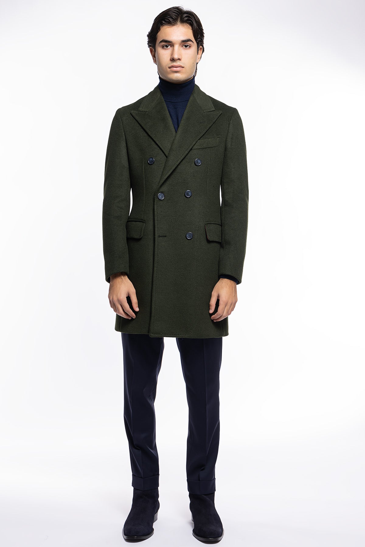 Cappotto uomo verde militare doppiopetto 6 bottoni con martingala sul retro e polsi con due bottoni