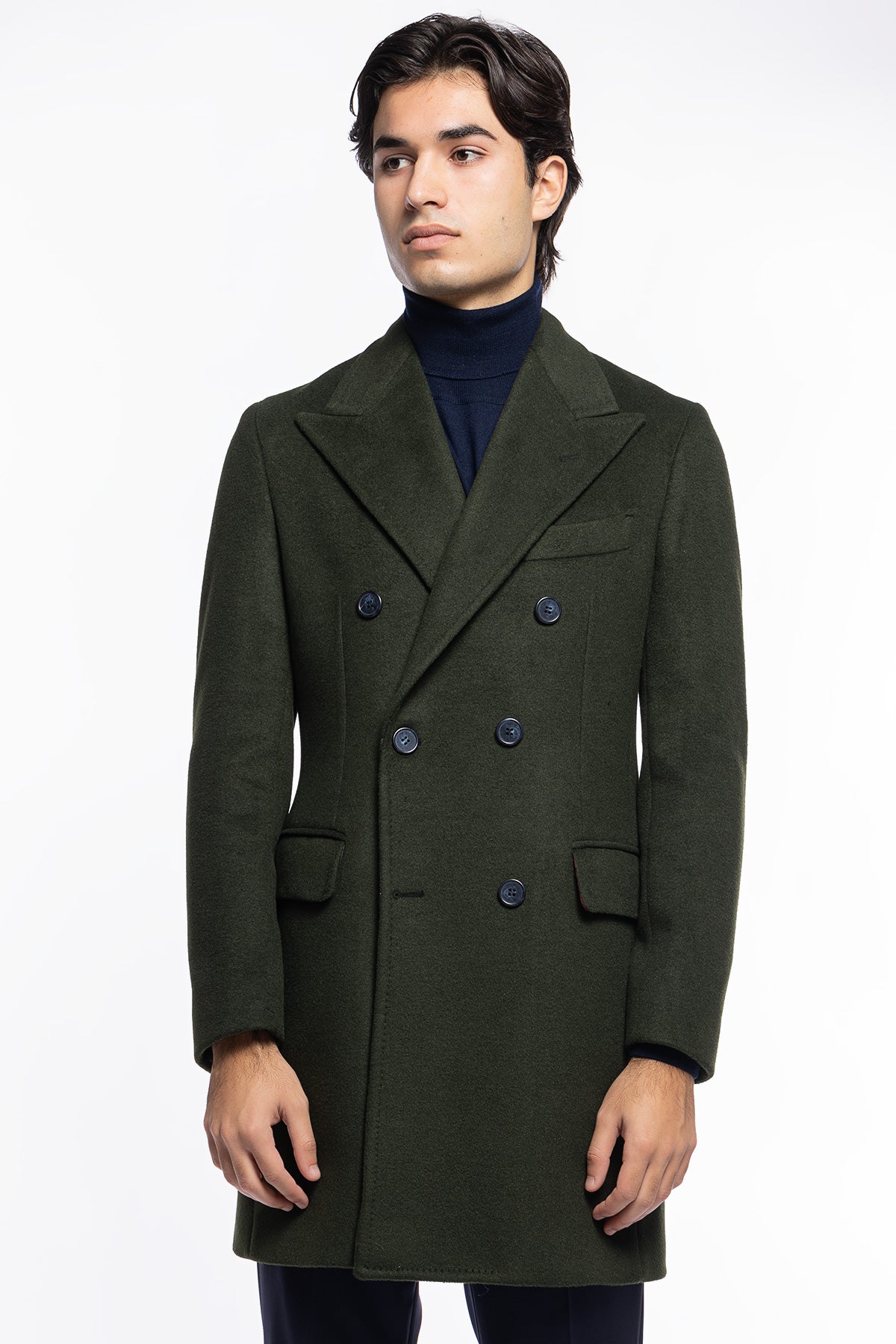 Cappotto uomo verde militare doppiopetto 6 bottoni con martingala sul retro e polsi con due bottoni