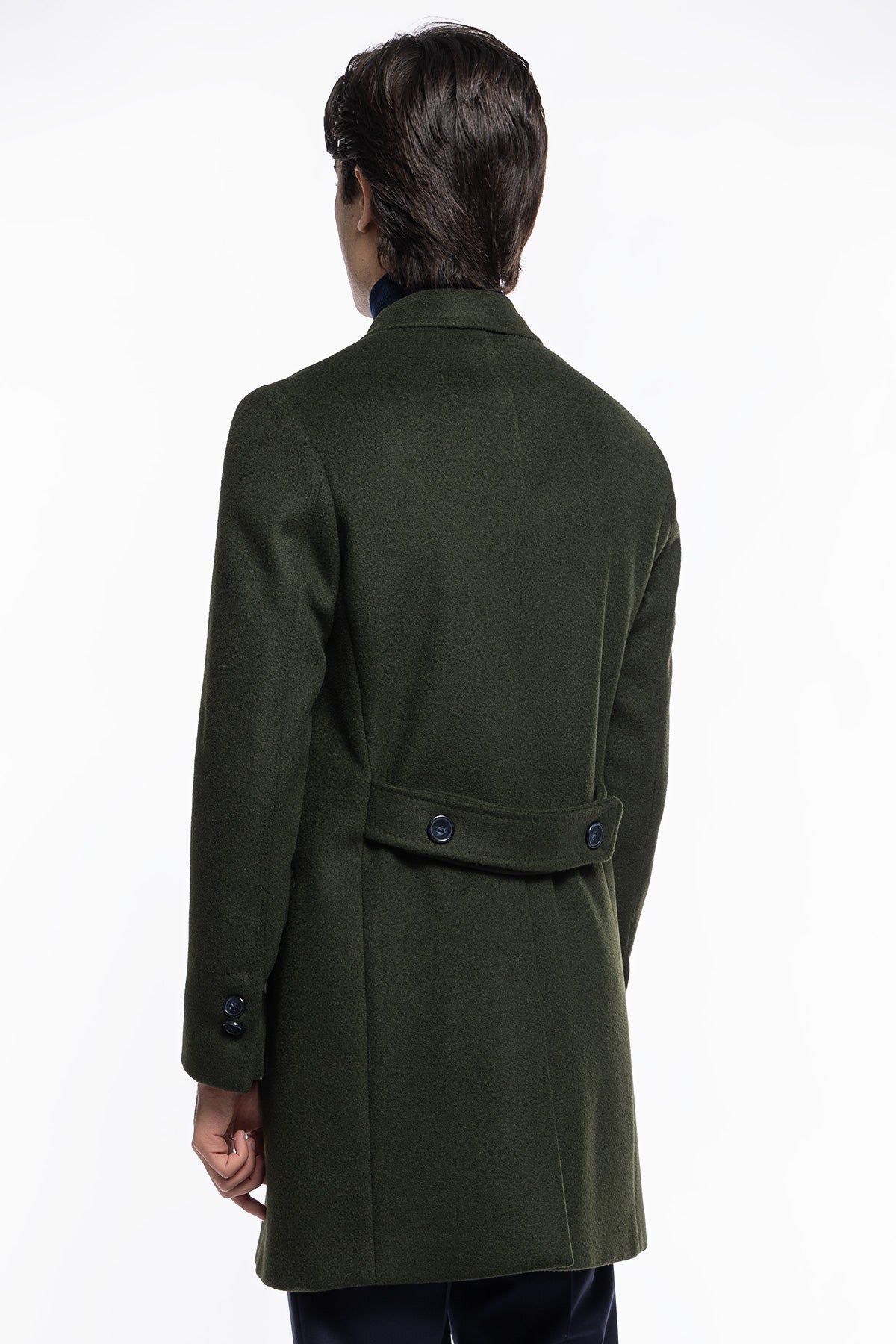 Cappotto uomo verde militare doppiopetto 6 bottoni con martingala sul retro e polsi con due bottoni