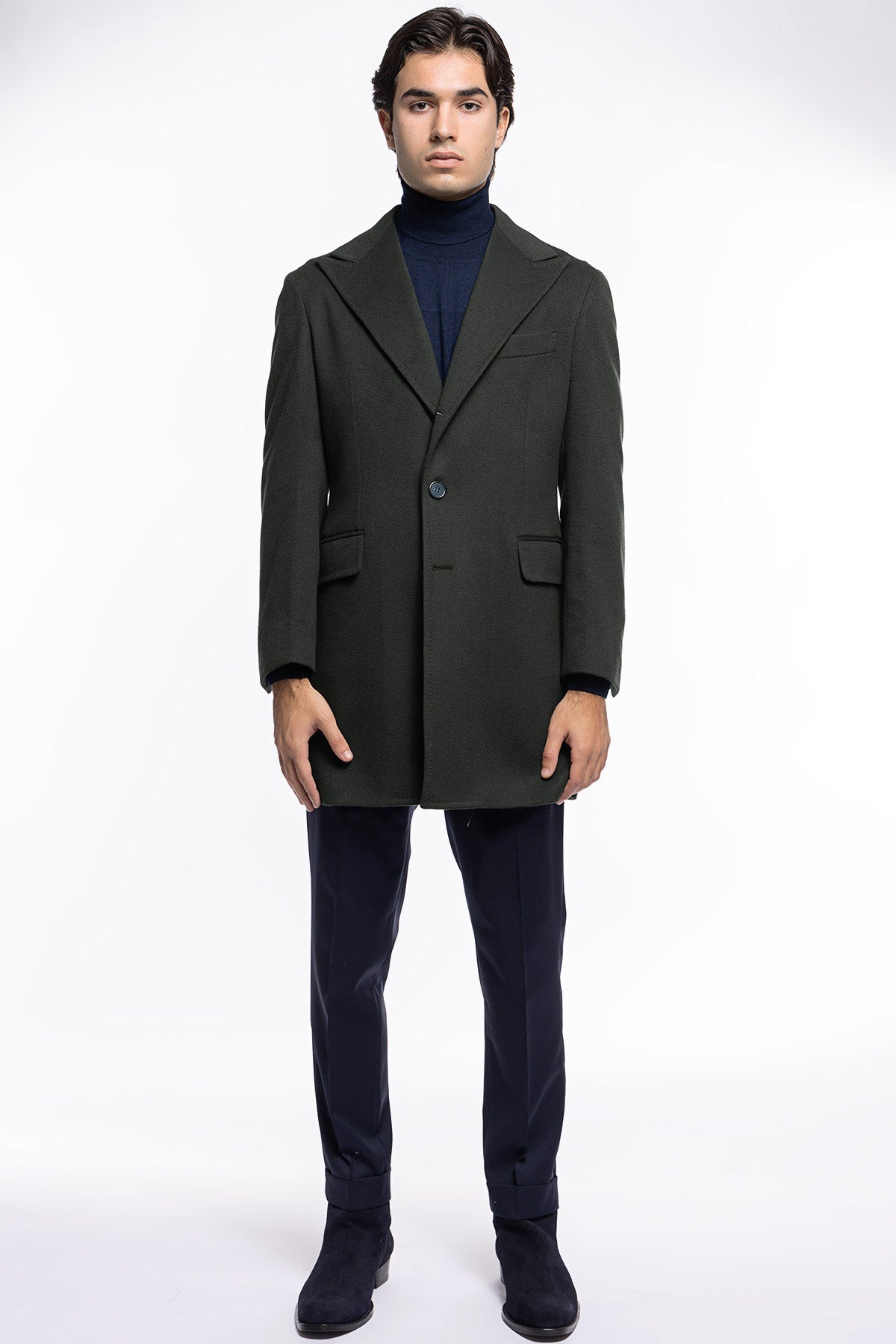 Cappotto uomo verde militare monopetto in lana e cashmere Bristol Tessuti Napoli rever 13cm con martingala